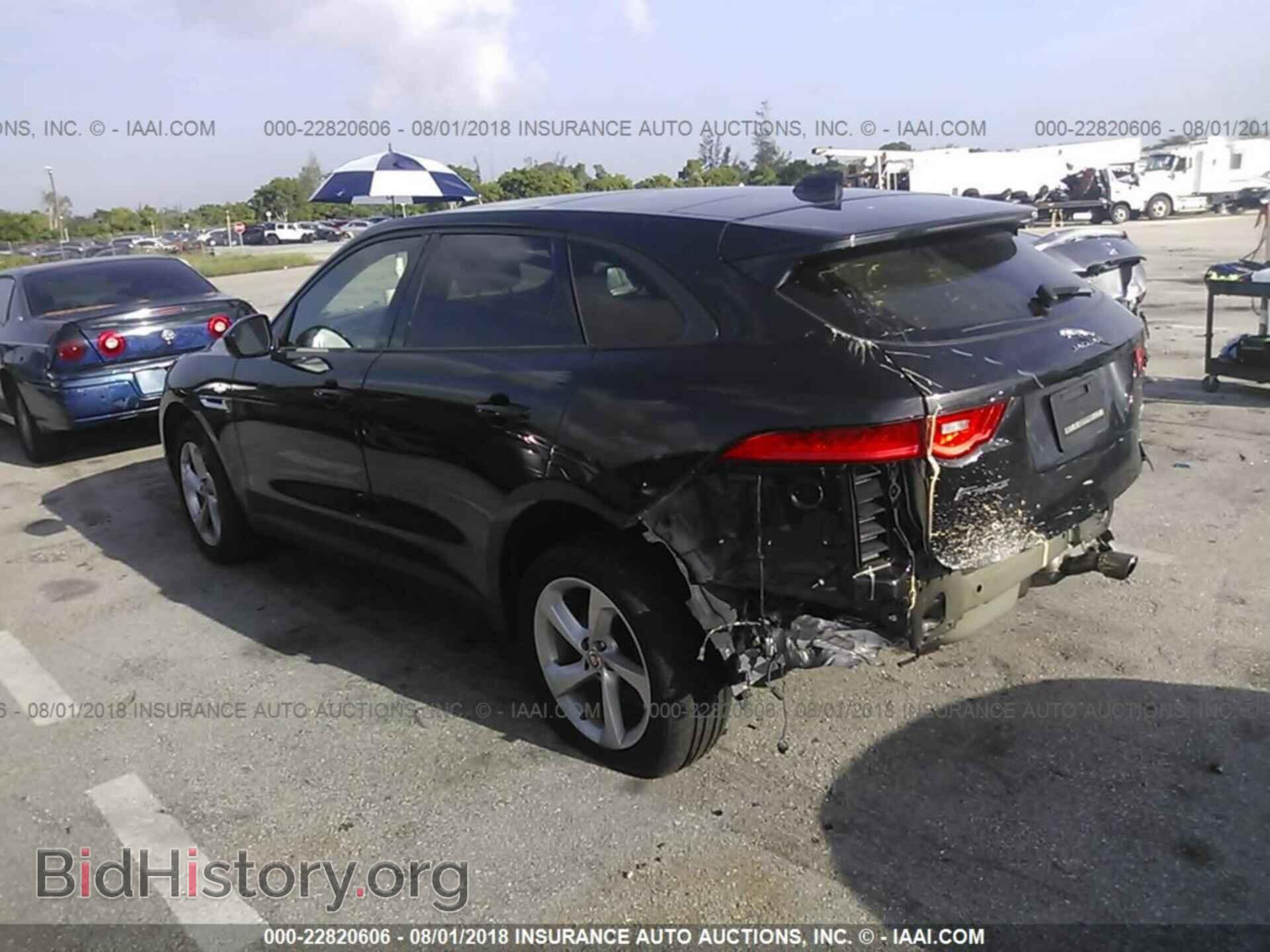 2017 Jaguar F-pace - VIN: SADCJ2BVXHA060201 - Photo 3