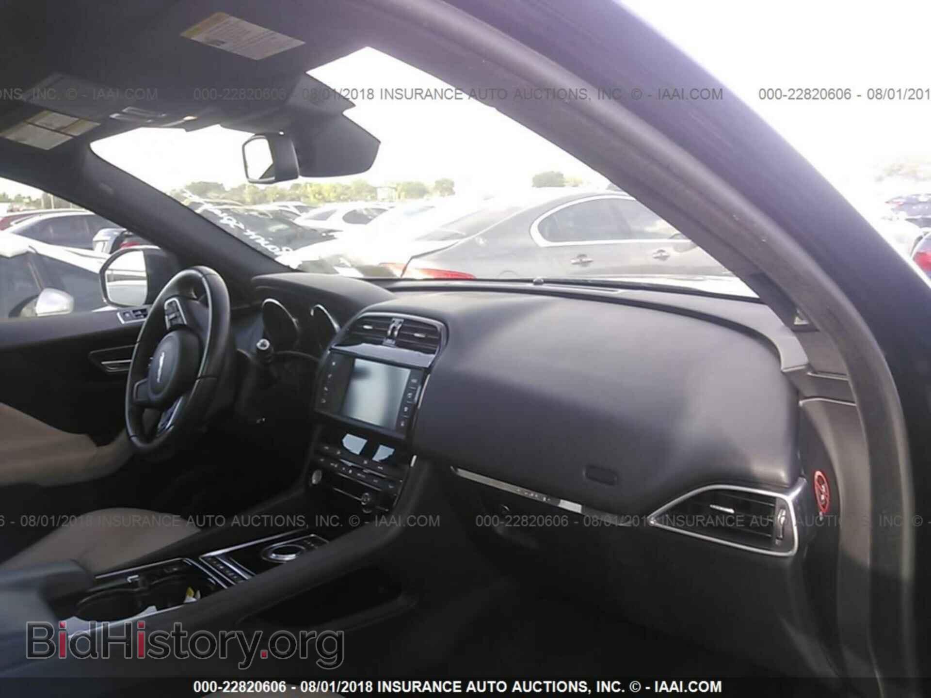 2017 Jaguar F-pace - VIN: SADCJ2BVXHA060201 - Photo 5