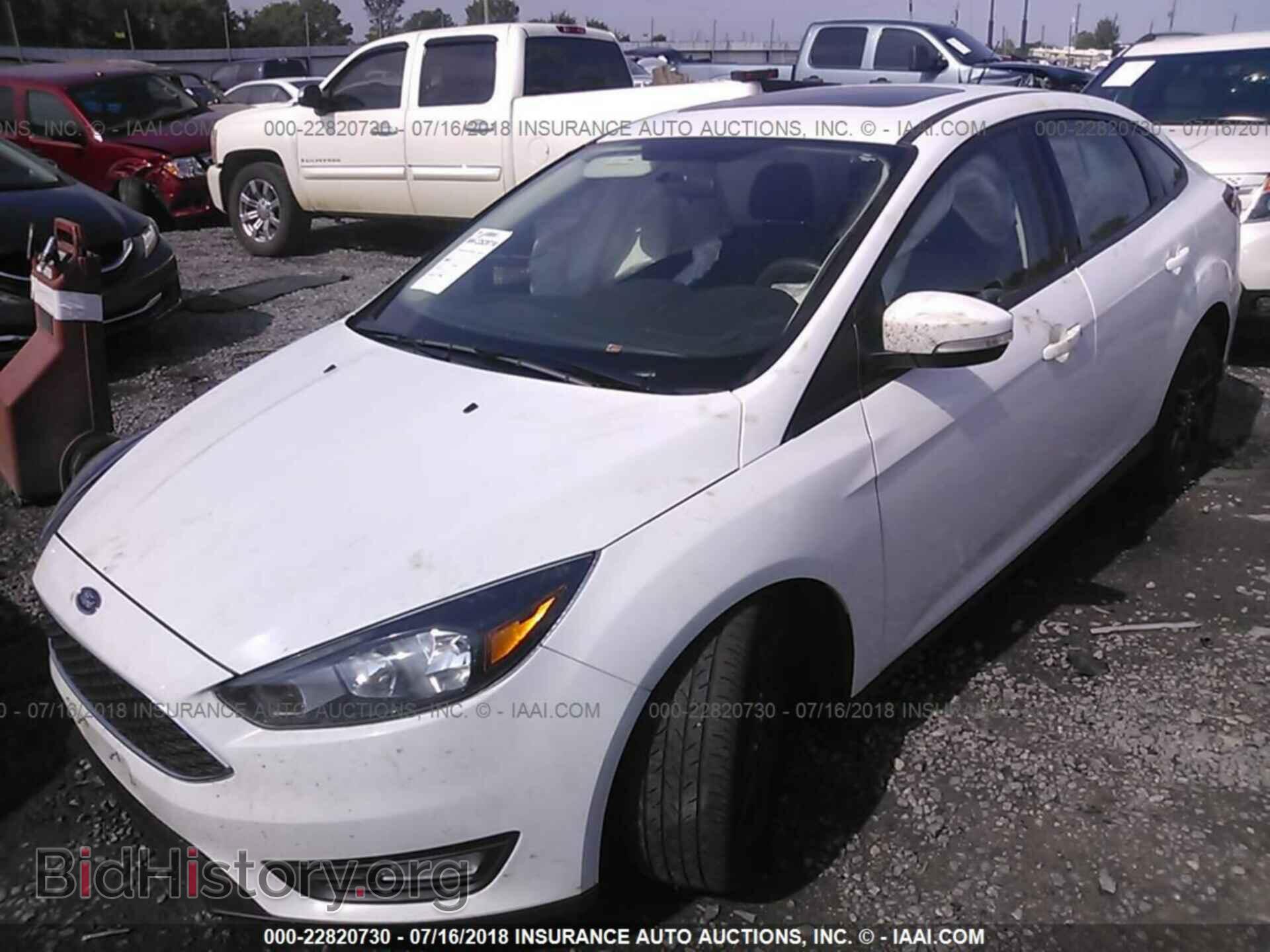 2016 Ford Focus - VIN: 1FADP3F29GL329897 - Фото 2