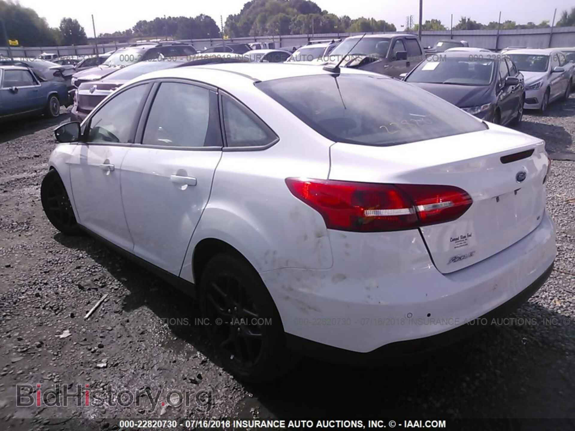 2016 Ford Focus - VIN: 1FADP3F29GL329897 - Фото 3