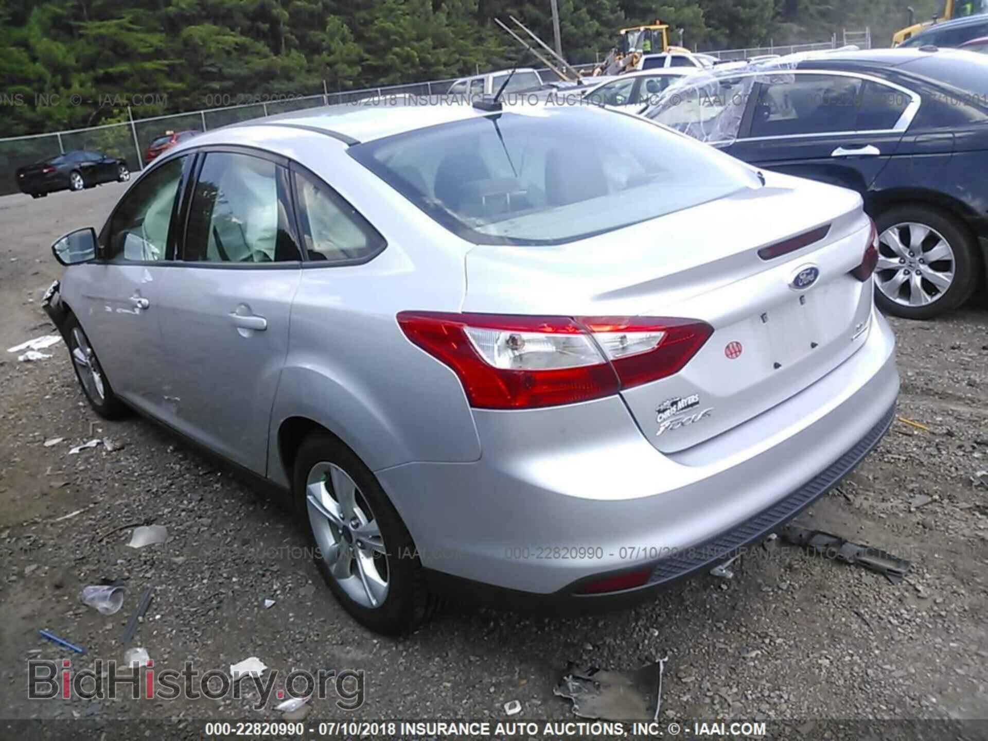 2014 Ford Focus - VIN: 1FADP3F21EL103804 - Photo 3