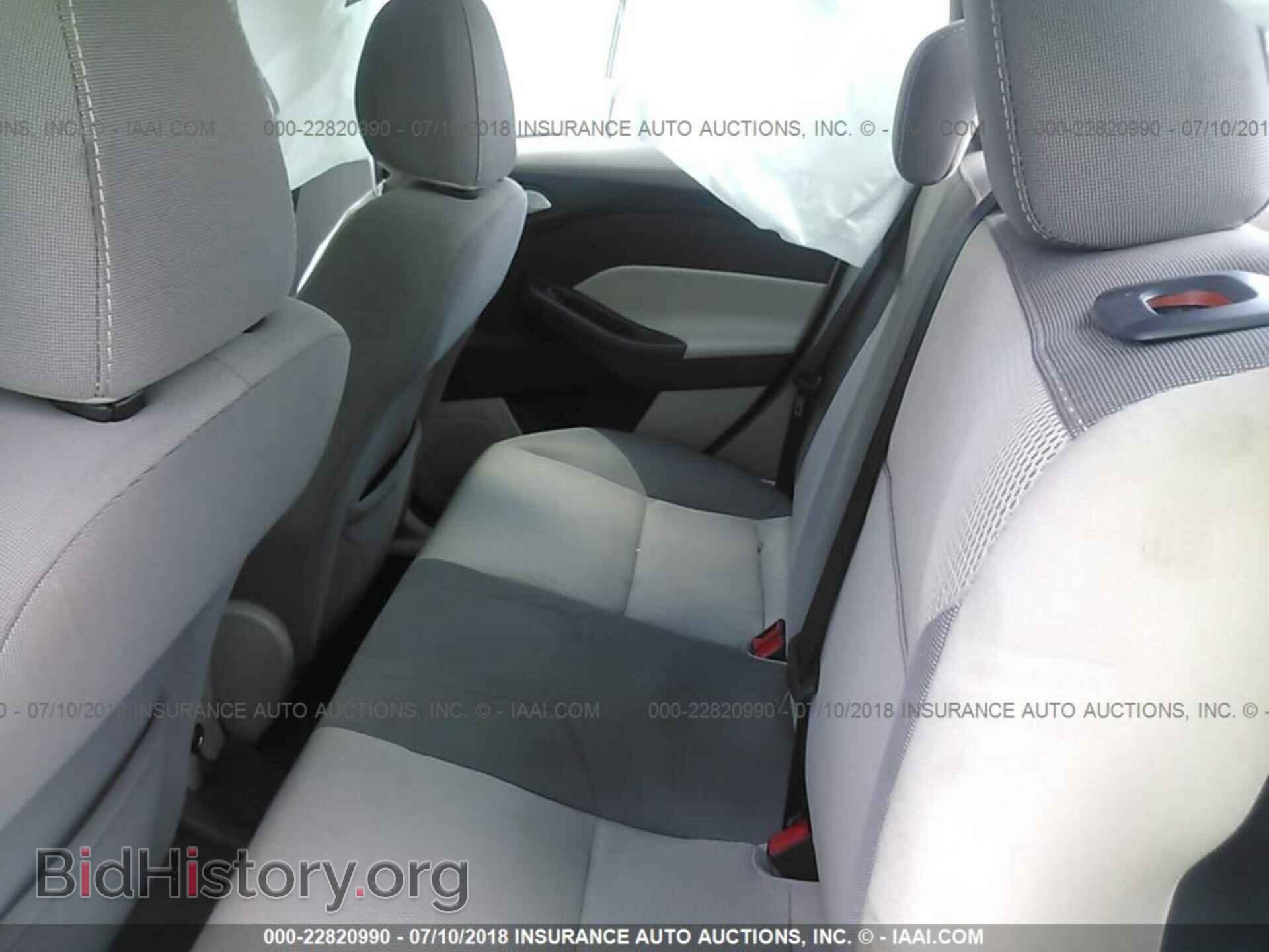 2014 Ford Focus - VIN: 1FADP3F21EL103804 - Photo 8