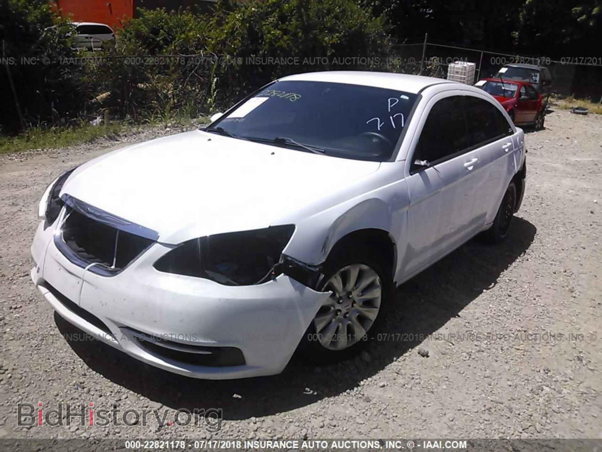 2012 Chrysler 200 - VIN: 1C3CCBAB3CN296031 - Фото 2