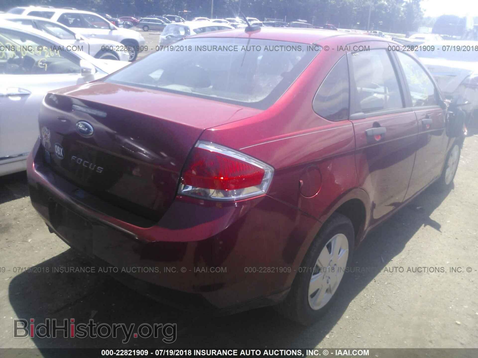 2011 Ford Focus - VIN: 1FAHP3EN2BW126497 - Фото 4