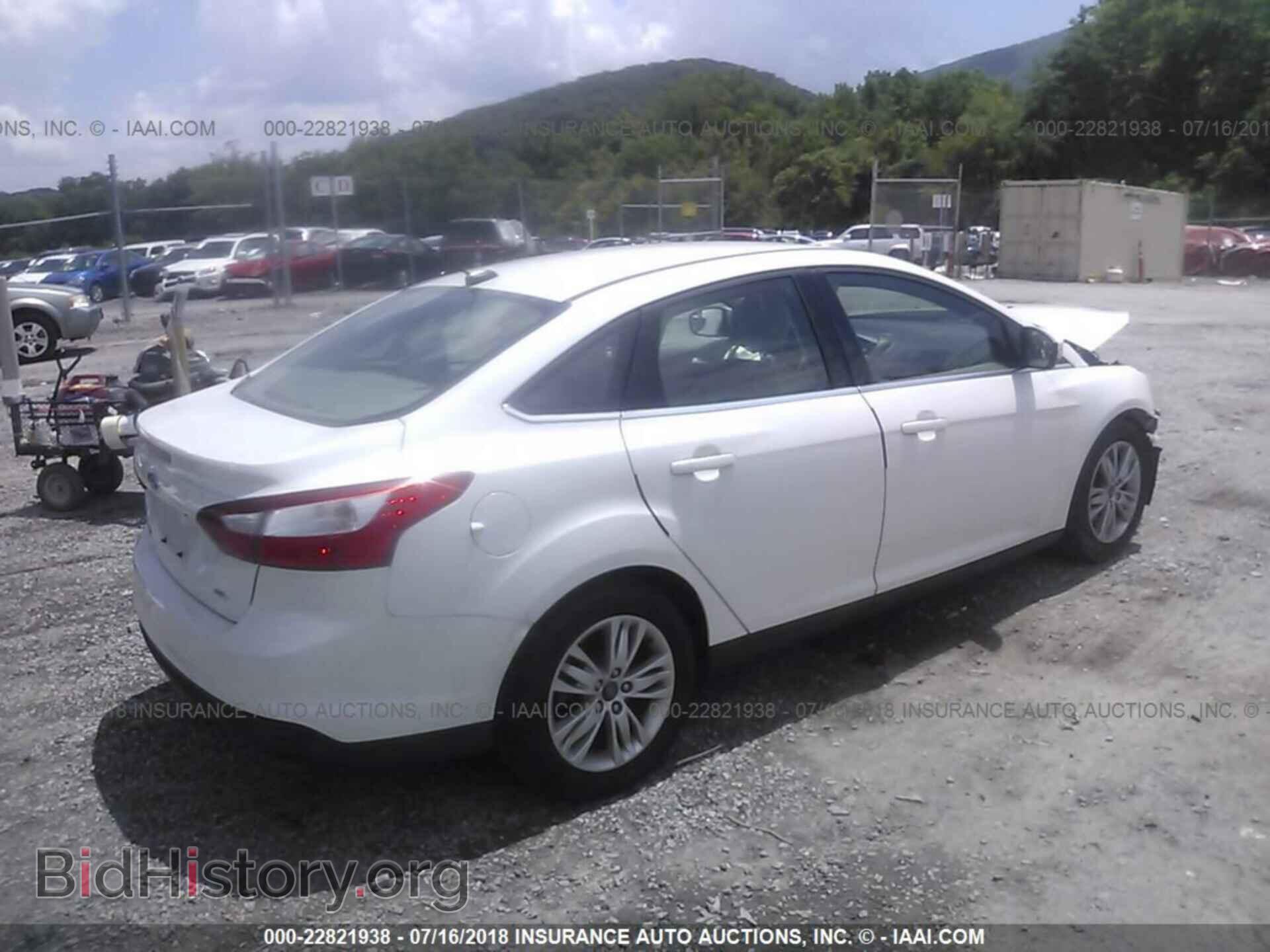 2012 Ford Focus - VIN: 1FAHP3H26CL180244 - Photo 4