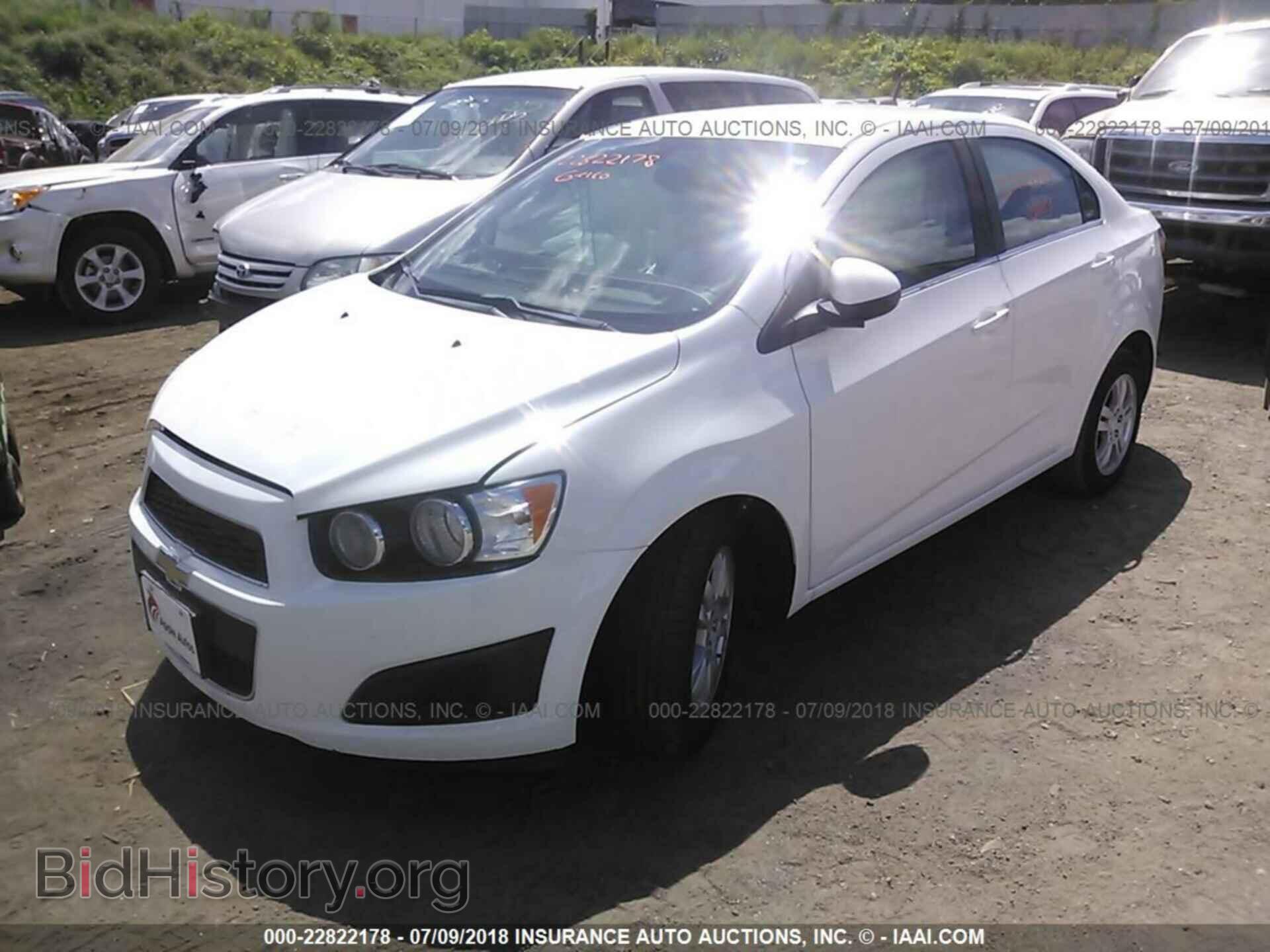 2014 Chevrolet Sonic - VIN: 1G1JC5SH4E4133395 - Фото 2