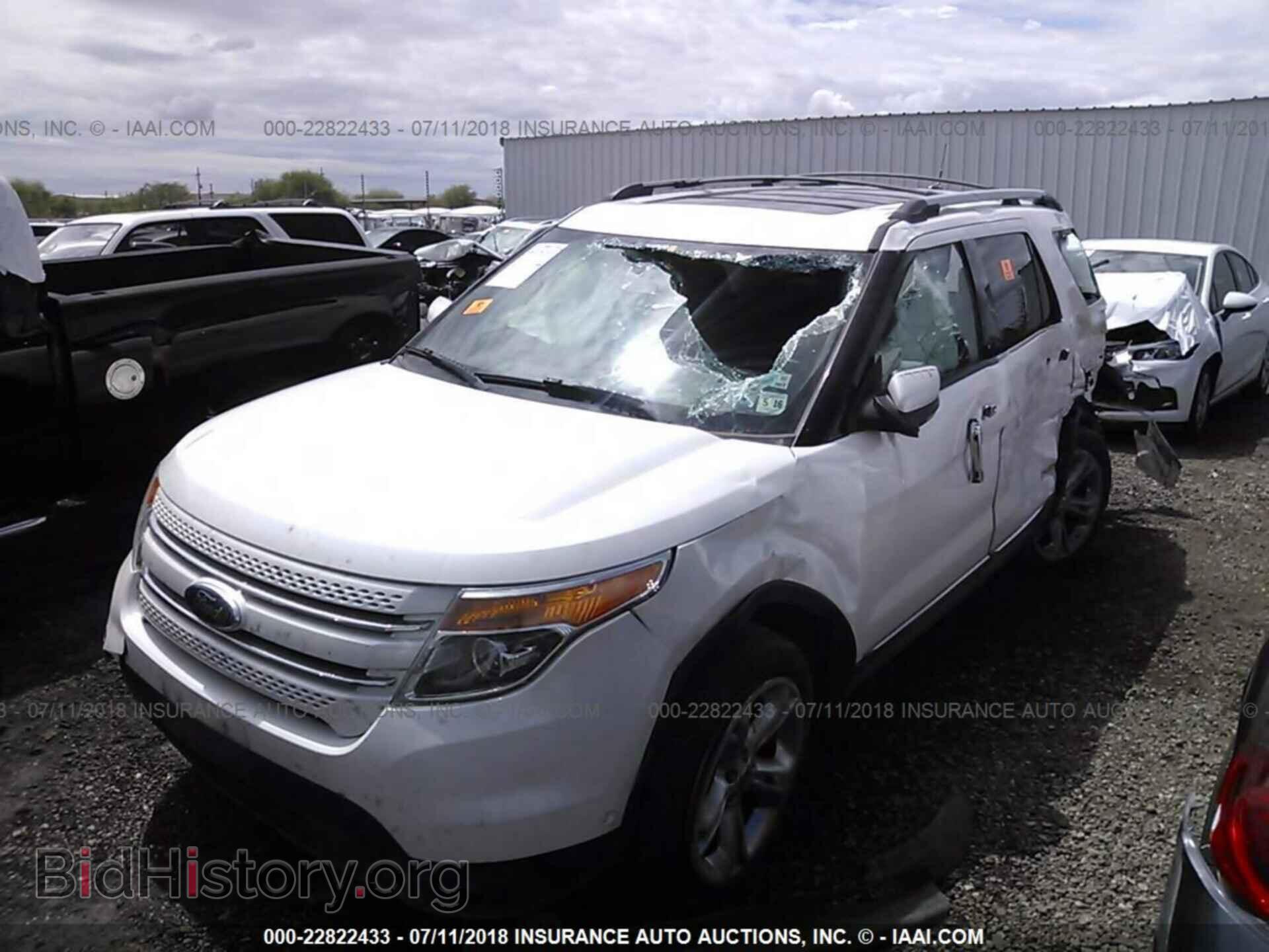 2011 Ford Explorer - VIN: 1FMHK8F83BGA67447 - Фото 2