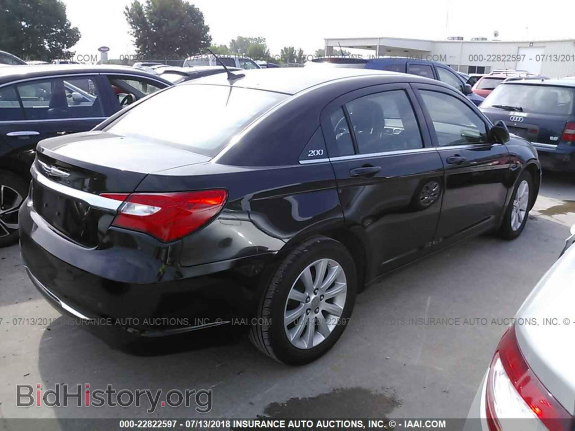 2014 Chrysler 200 - VIN: 1C3CCBBB5EN191024 - Photo 4