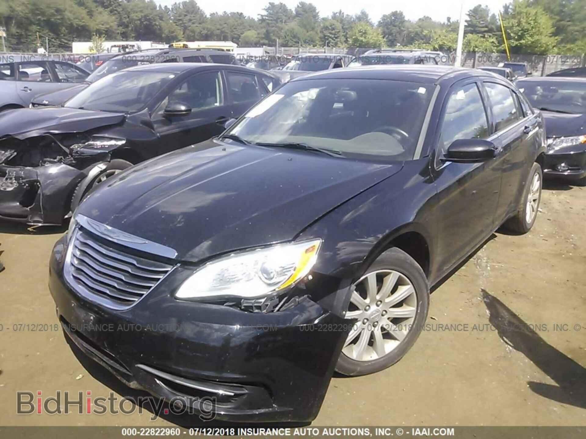 2012 Chrysler 200 - VIN: 1C3CCBBG0CN164368 - Photo 2