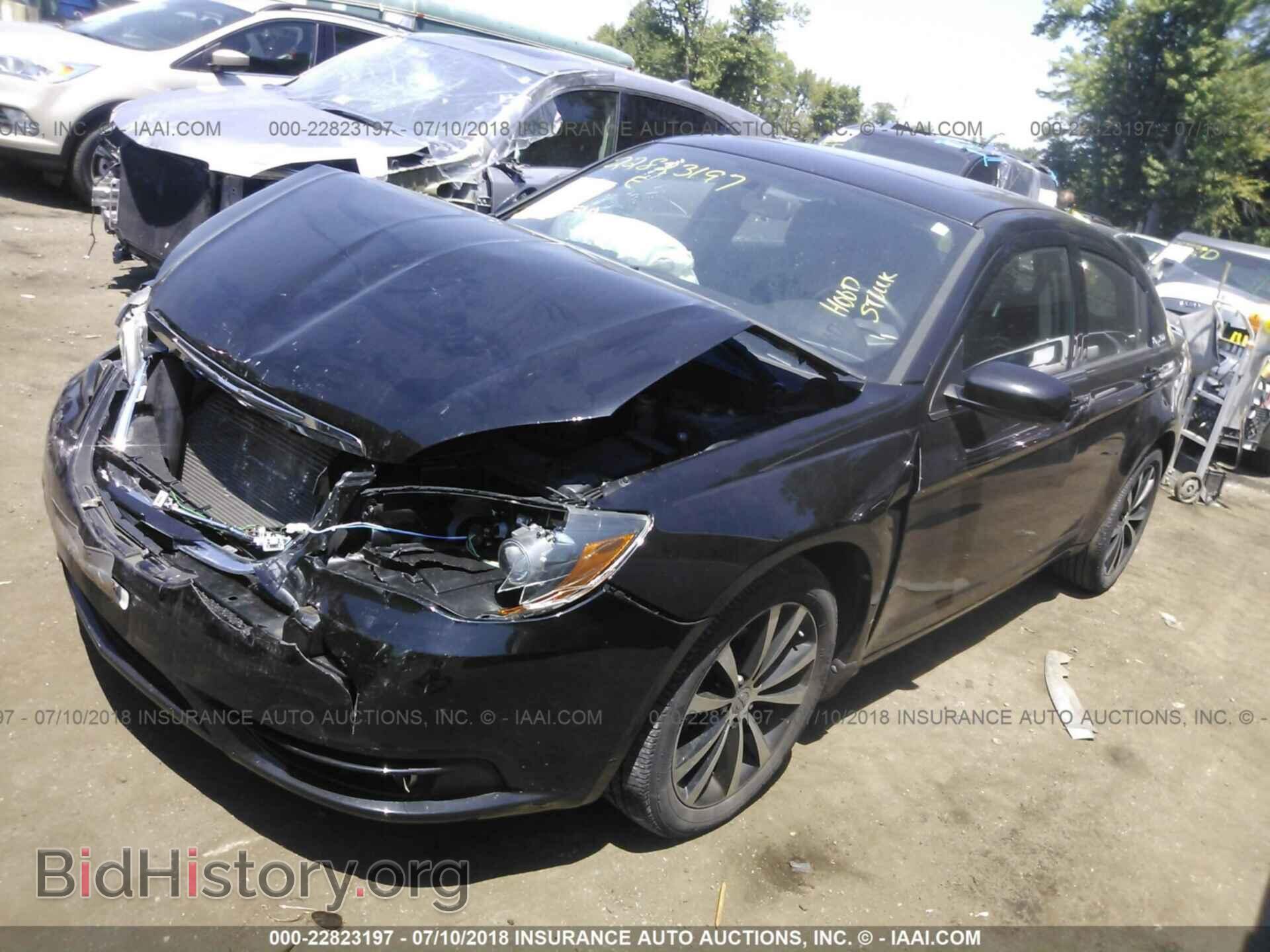 2013 Chrysler 200 - VIN: 1C3CCBBG0DN720065 - Photo 2