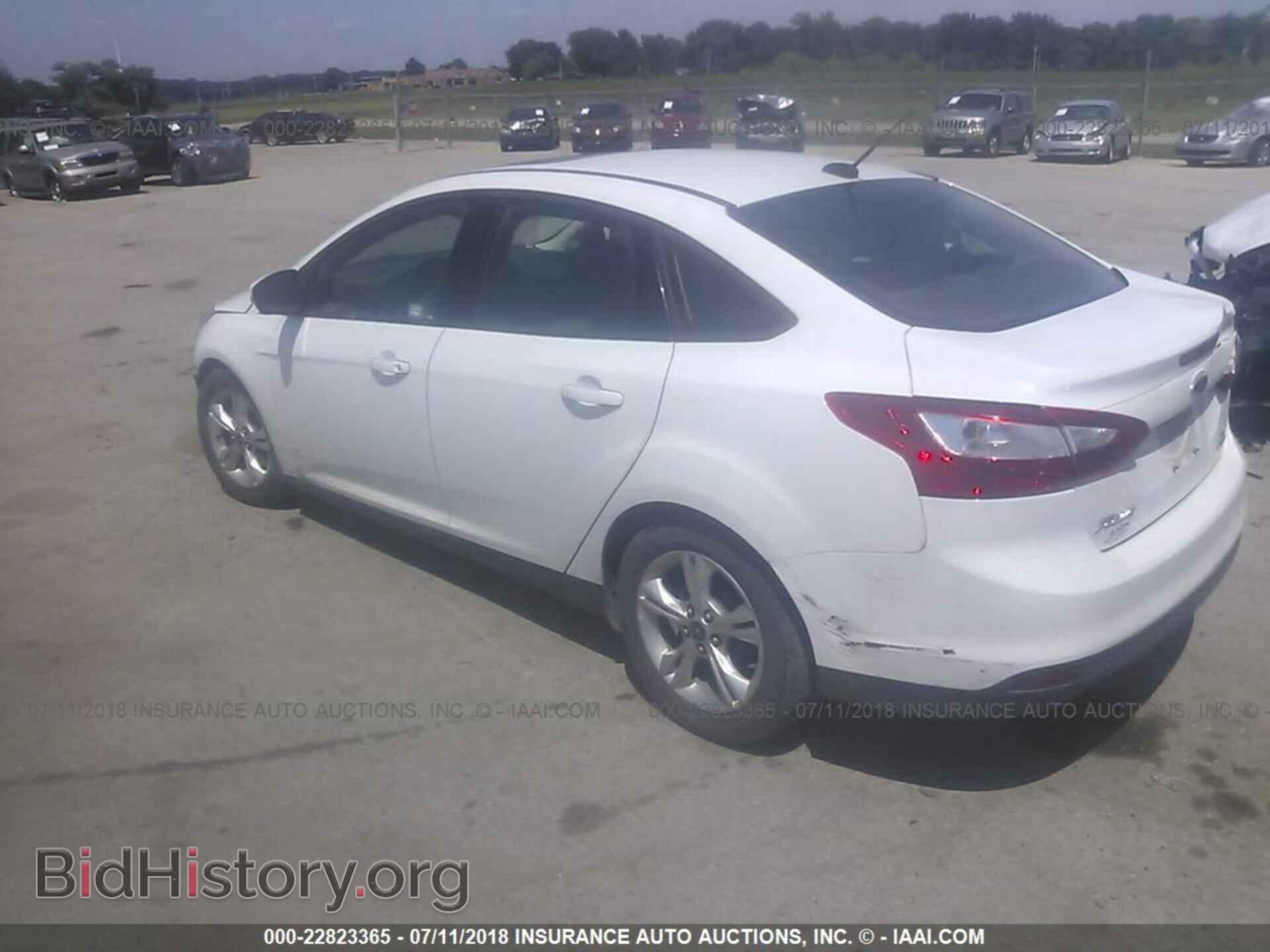 2014 Ford Focus - VIN: 1FADP3F24EL150678 - Photo 3