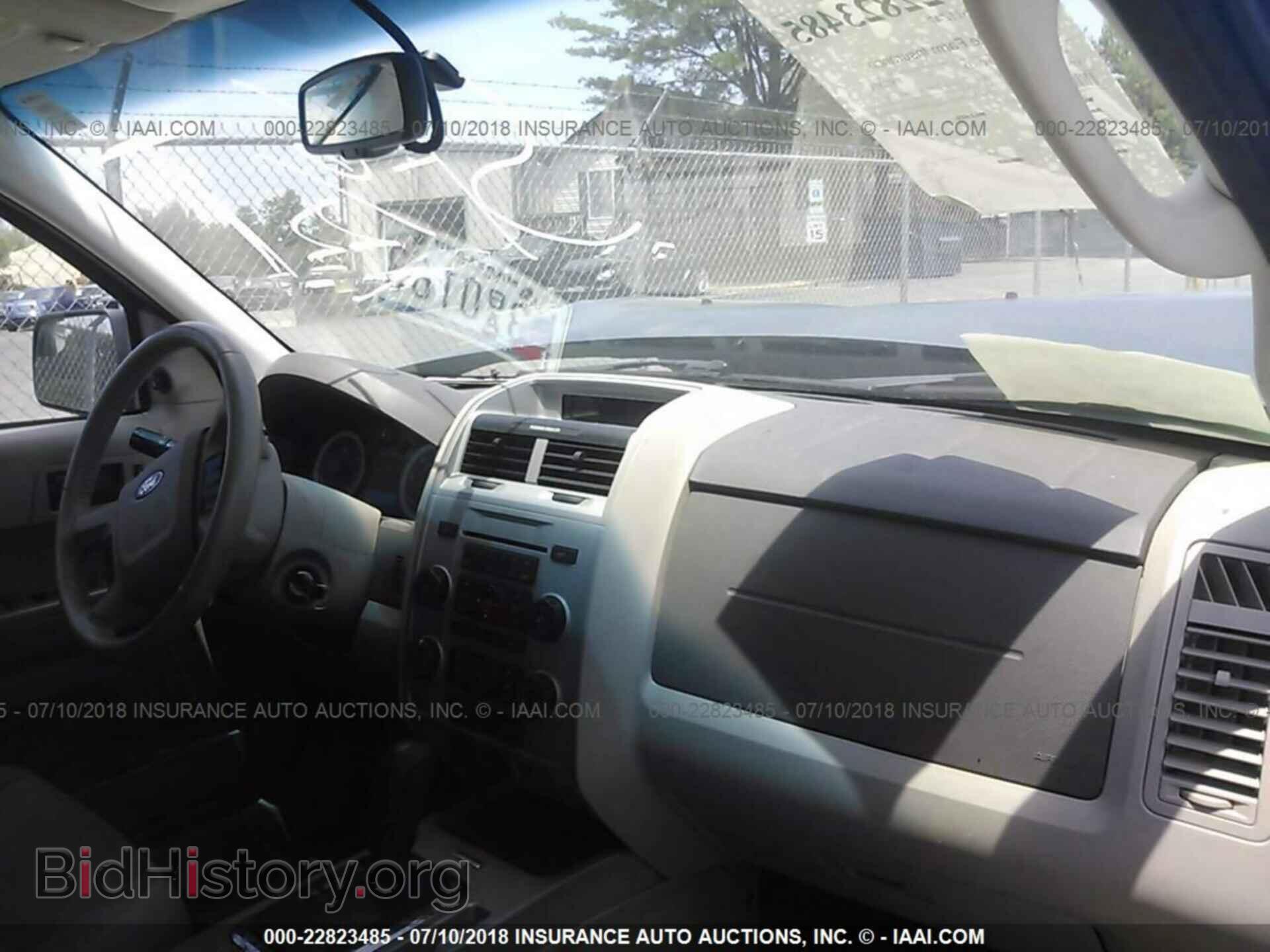2011 Ford Escape - VIN: 1FMCU0D73BKB77685 - Фото 5