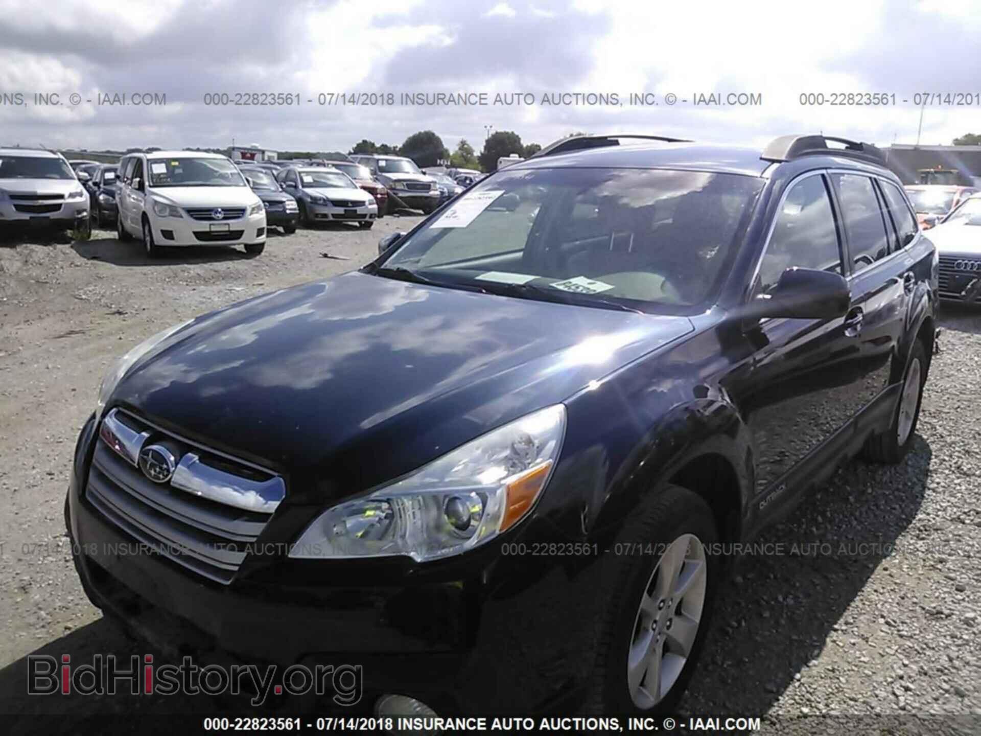2014 Subaru Outback - VIN: 4S4BRBCC2E3200332 - Фото 2