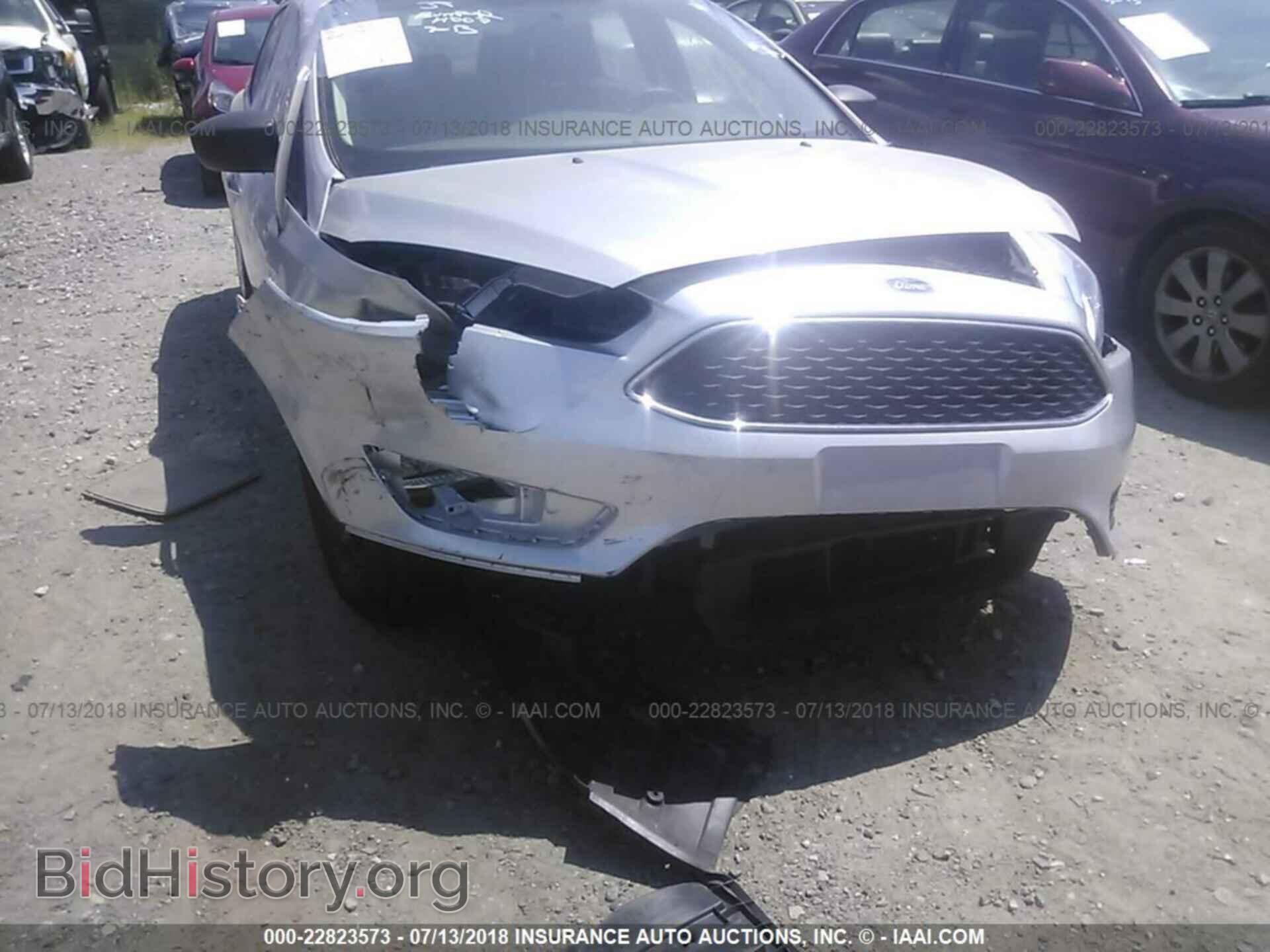 2016 Ford Focus - VIN: 1FADP3E25GL232360 - Photo 6