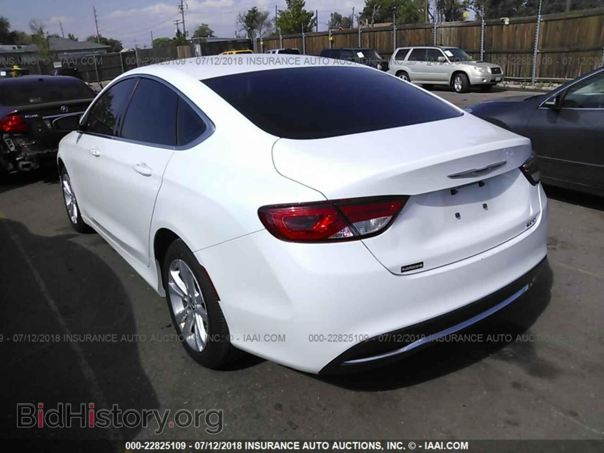 2015 Chrysler 200 - VIN: 1C3CCCAB7FN661675 - Photo 3