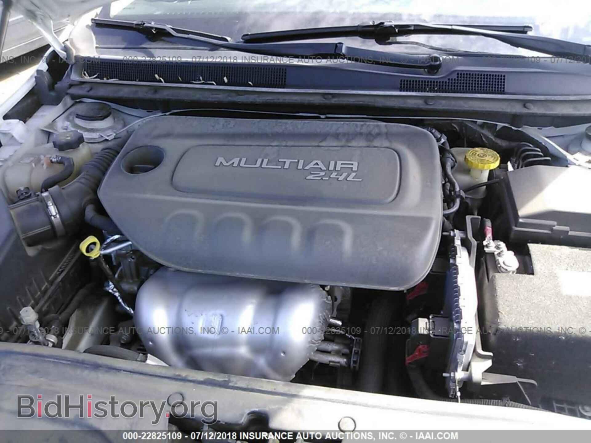 2015 Chrysler 200 - VIN: 1C3CCCAB7FN661675 - Photo 10