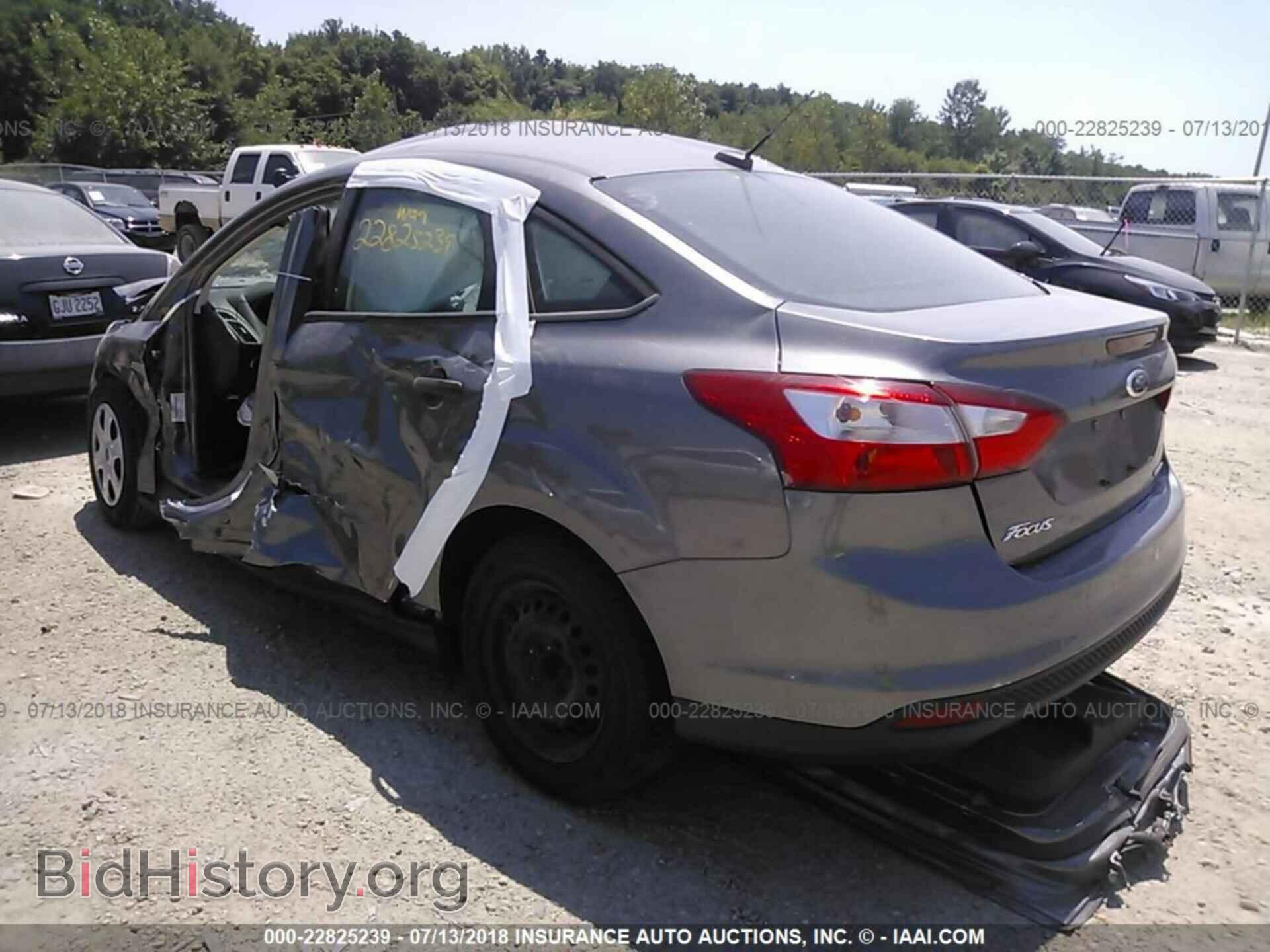 2014 Ford Focus - VIN: 1FADP3E27EL380166 - Photo 3