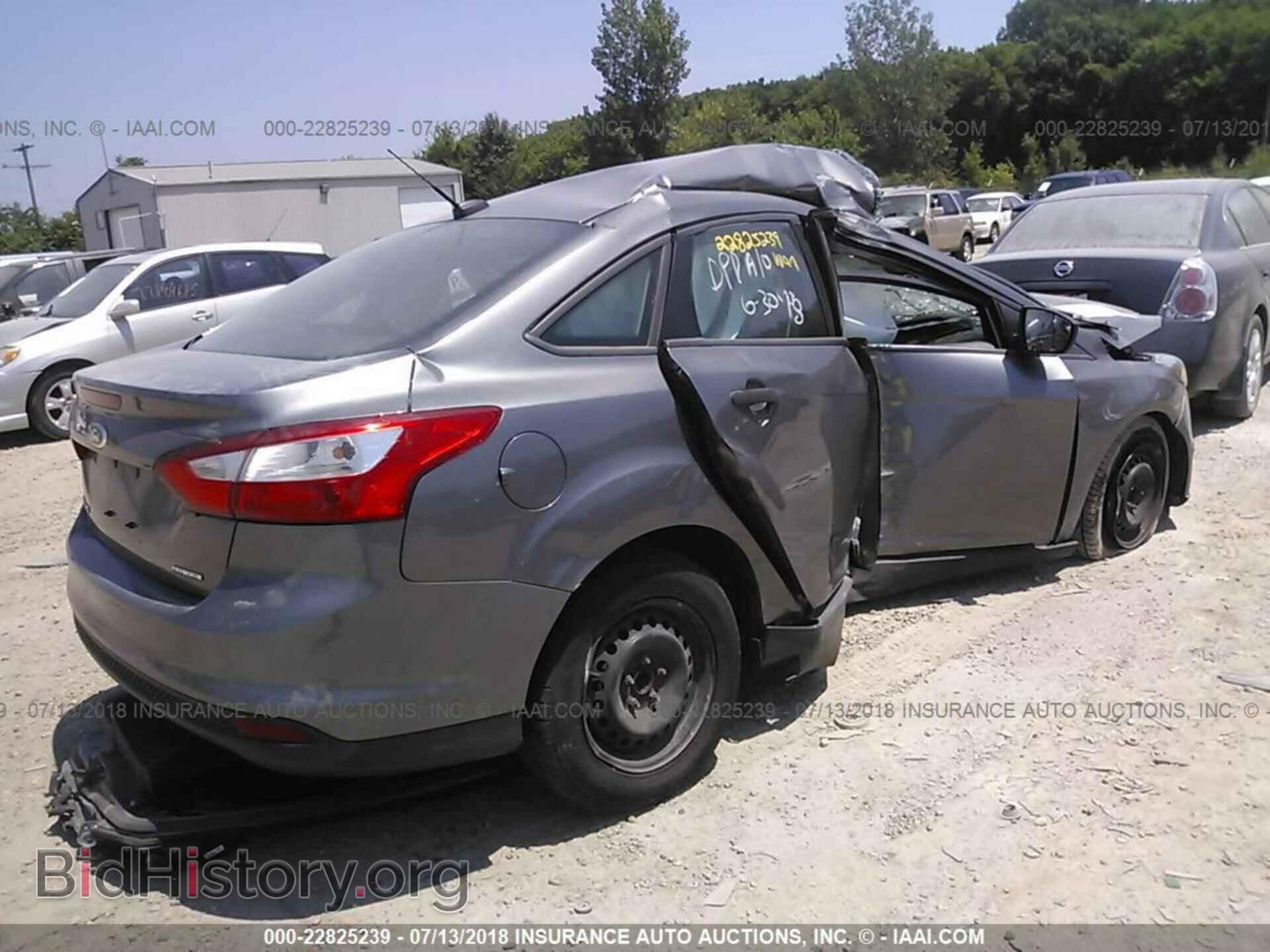 2014 Ford Focus - VIN: 1FADP3E27EL380166 - Photo 4