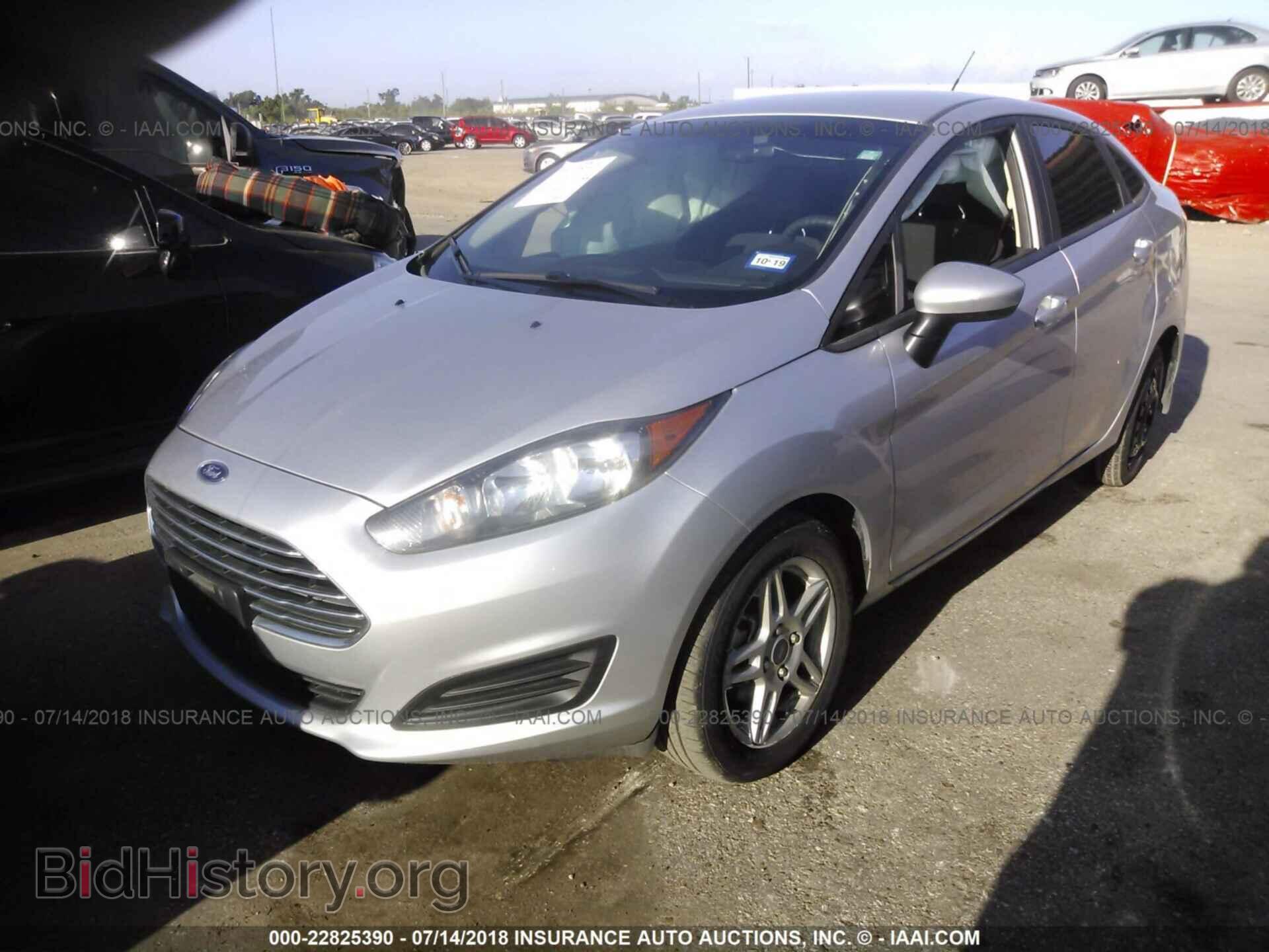 2017 Ford Fiesta - VIN: 3FADP4BJXHM164185 - Фото 2