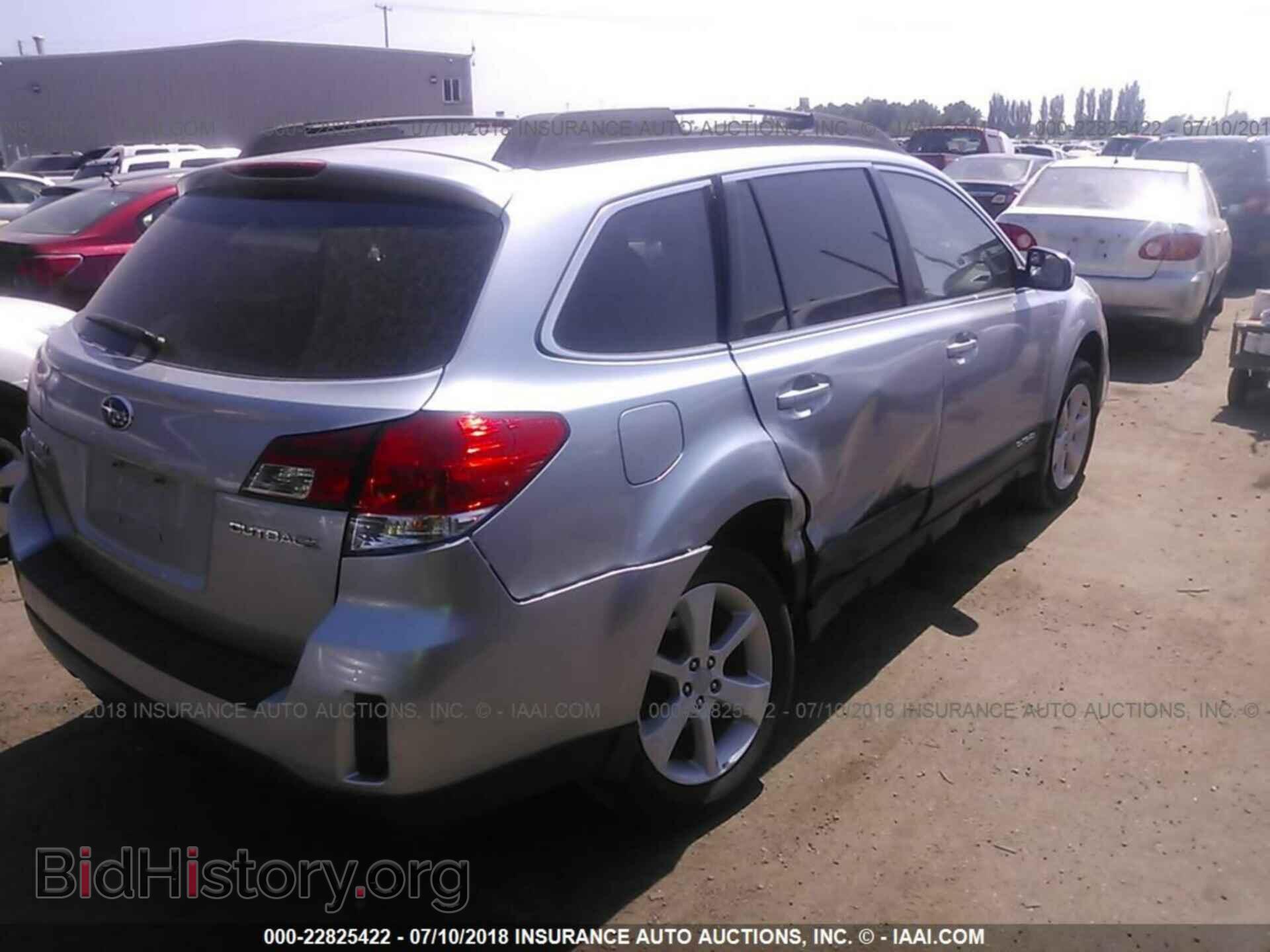 2013 Subaru Outback - VIN: 4S4BRCCC4D3204922 - Photo 4