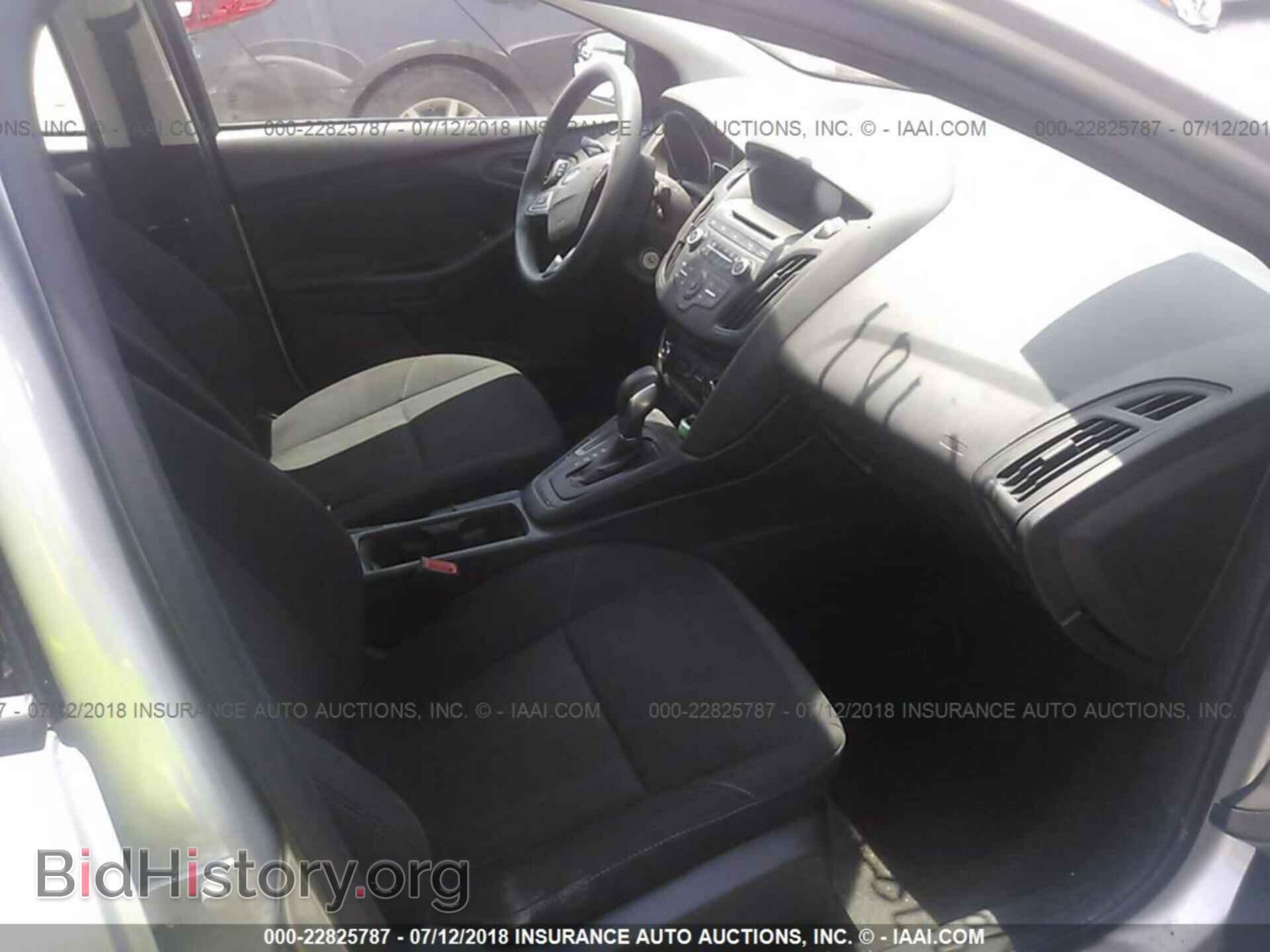 2016 Ford Focus - VIN: 1FADP3E24GL403681 - Фото 5