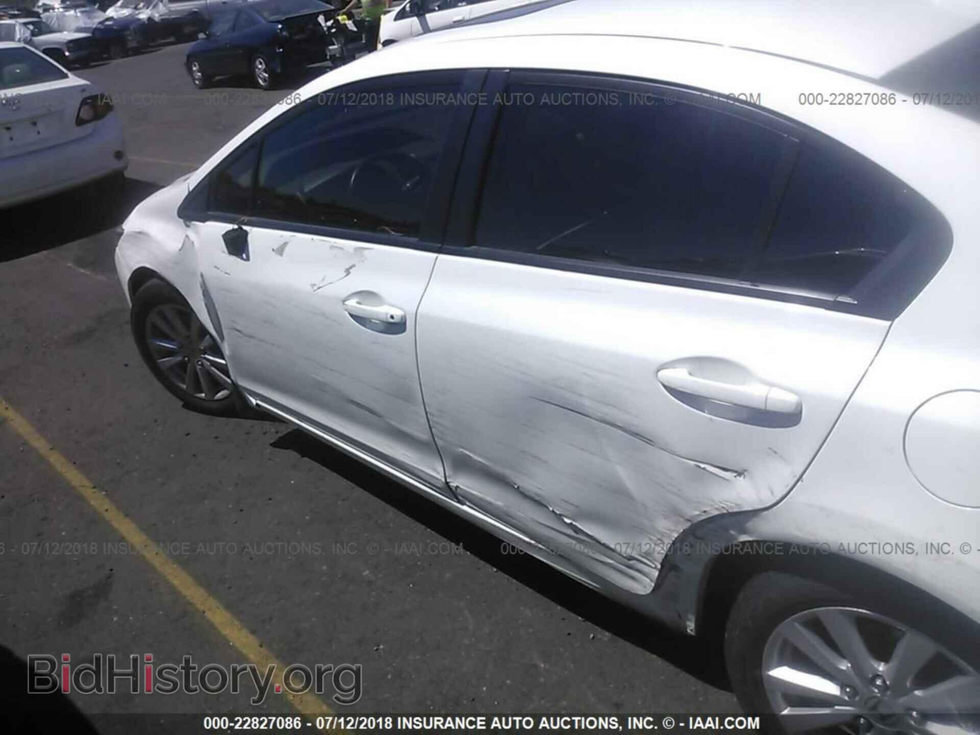 2012 Honda Civic - VIN: 2HGFB2F84CH548484 - Photo 6