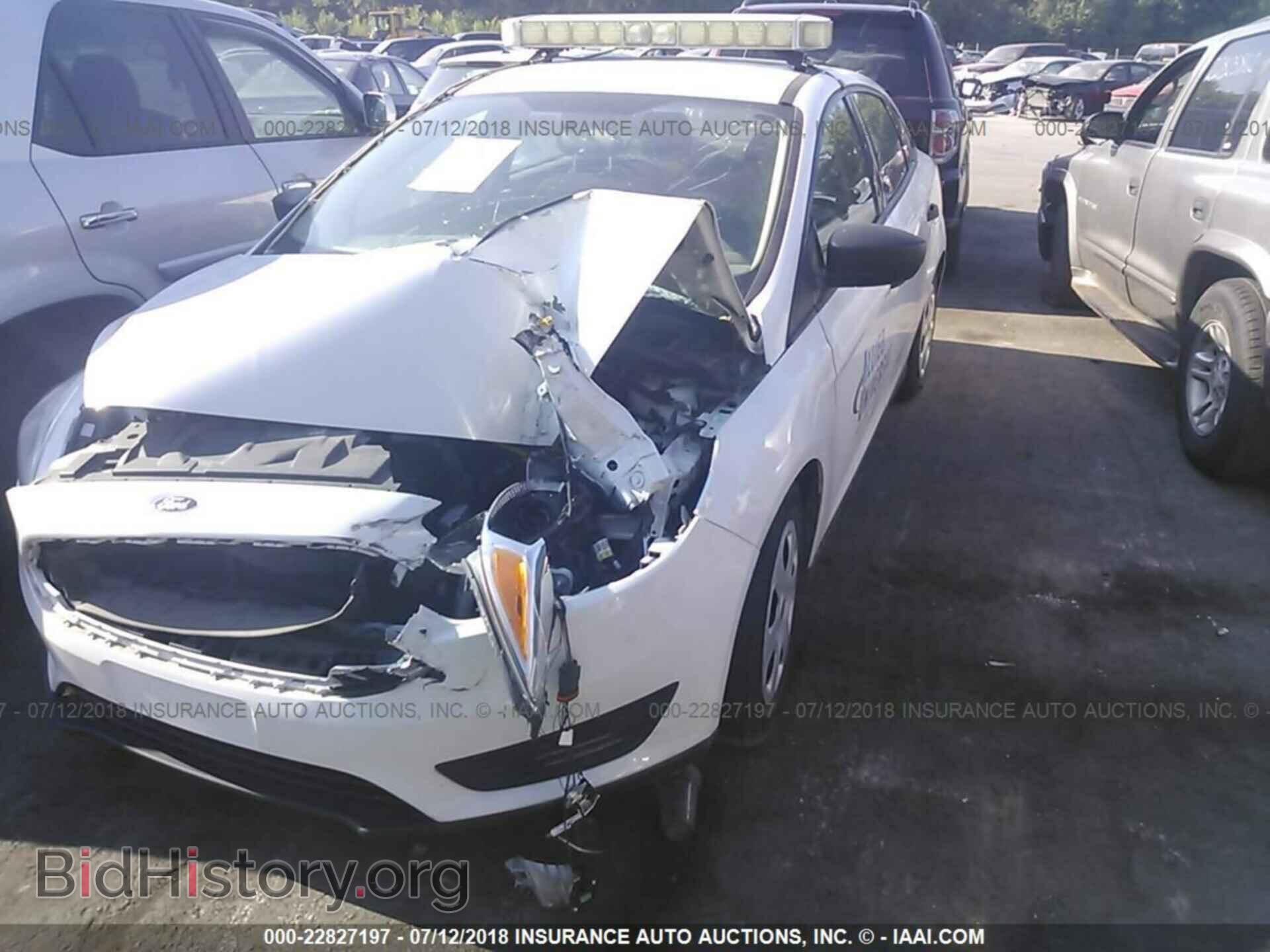 2015 Ford Focus - VIN: 1FADP3E28FL343533 - Фото 2