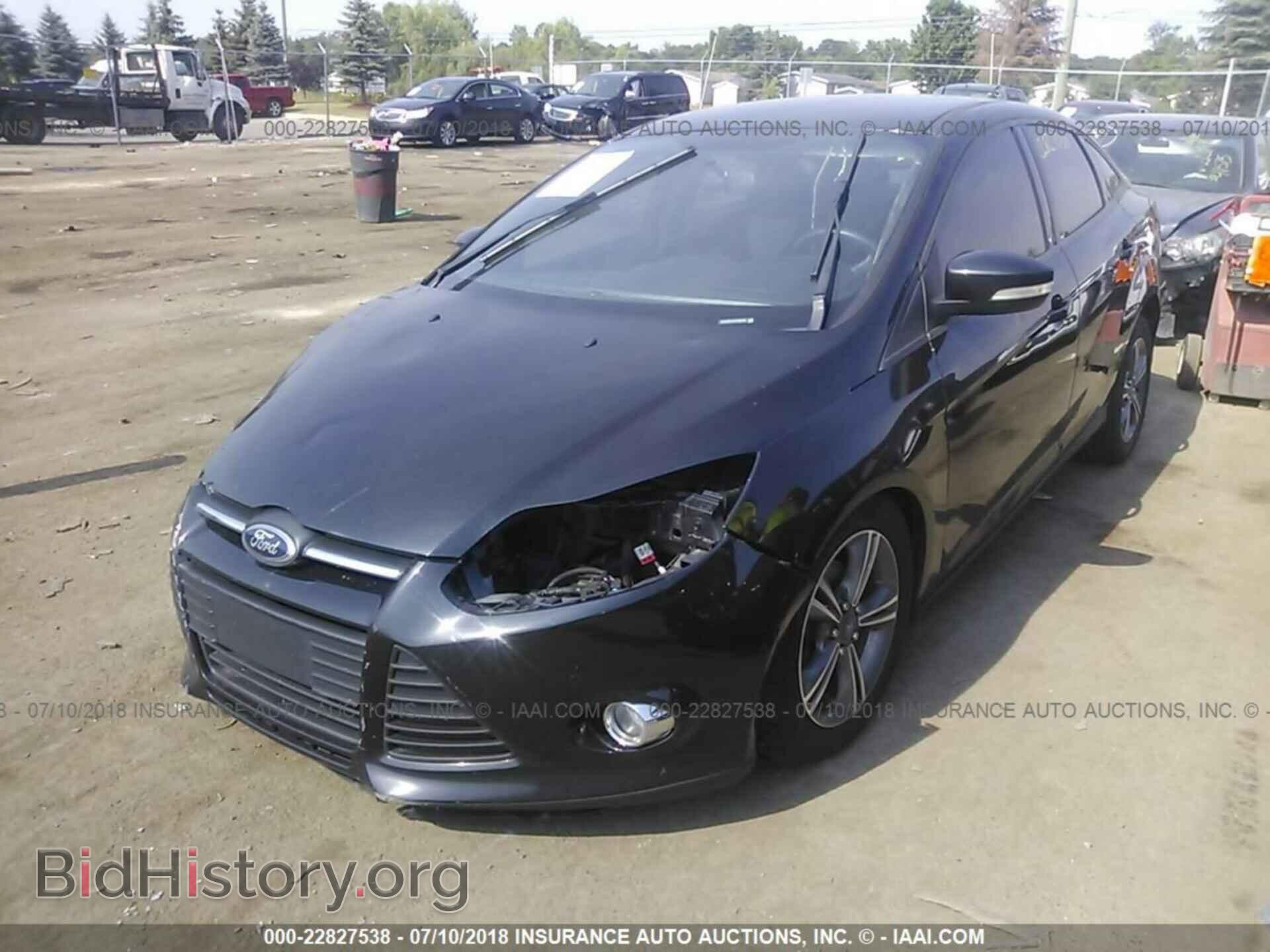 2014 Ford Focus - VIN: 1FADP3F22EL246230 - Photo 2
