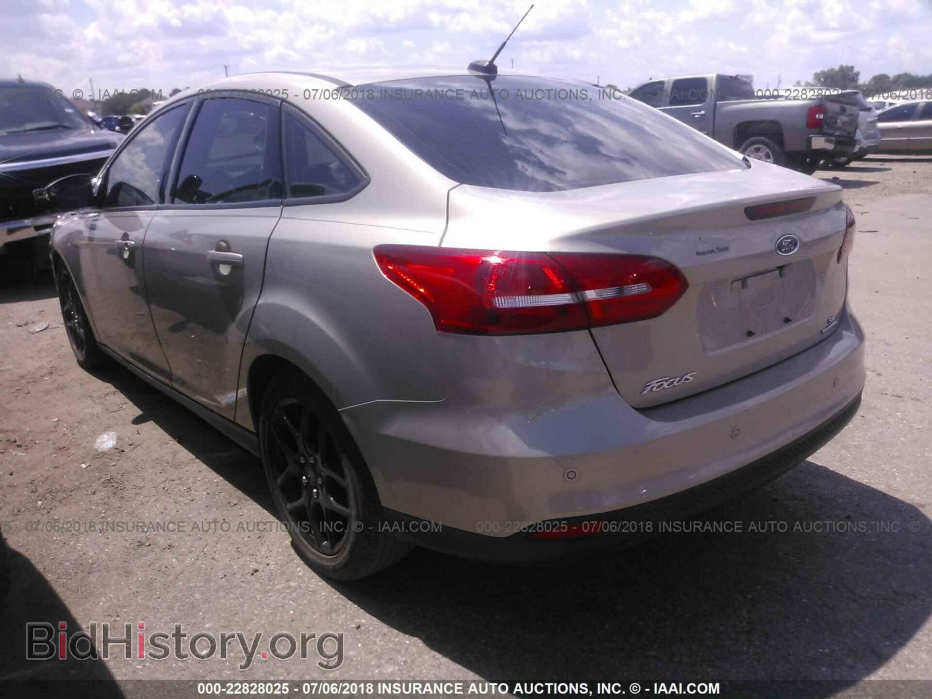 2016 Ford Focus - VIN: 1FADP3F21GL239675 - Photo 3
