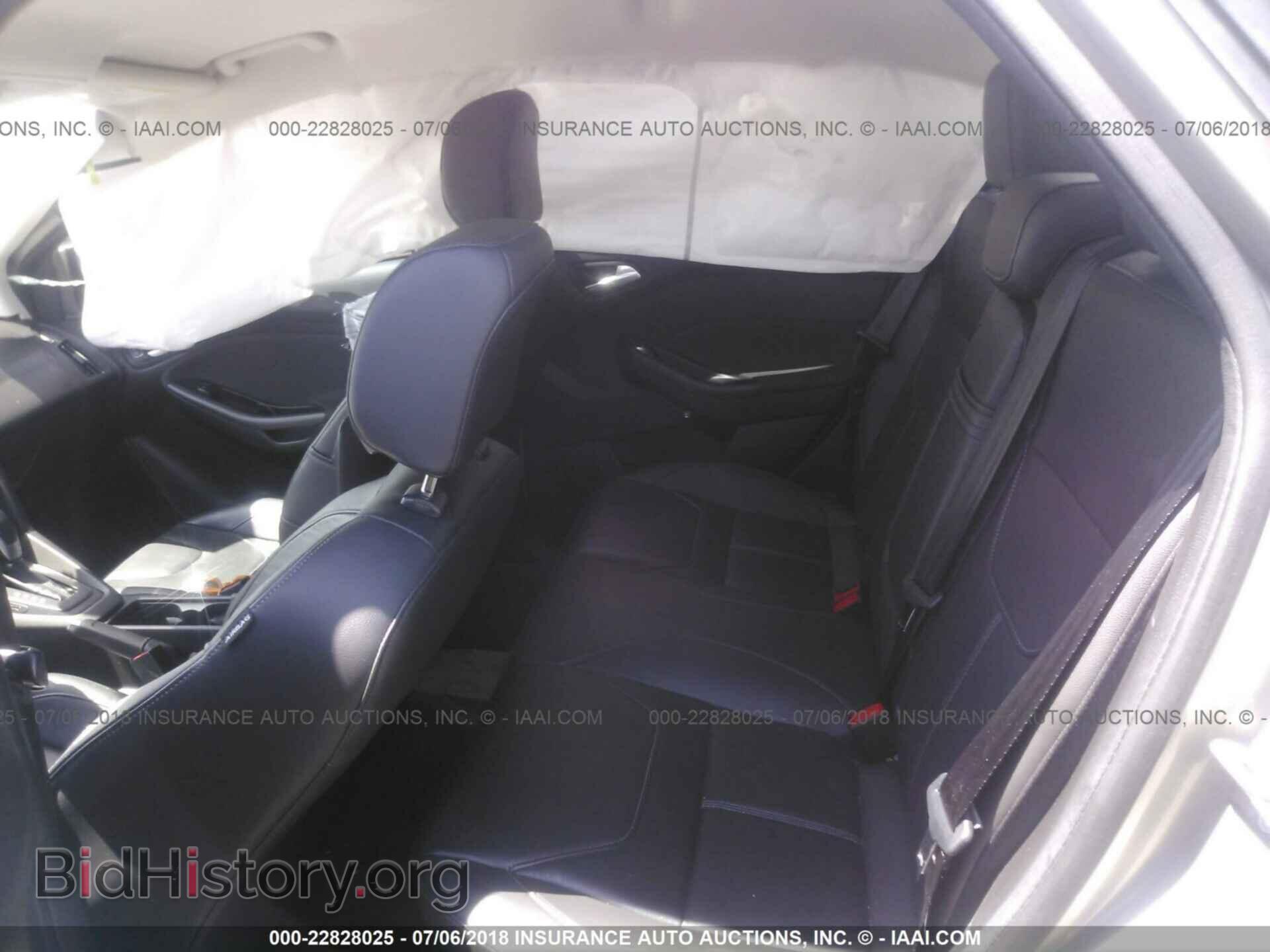 2016 Ford Focus - VIN: 1FADP3F21GL239675 - Photo 8