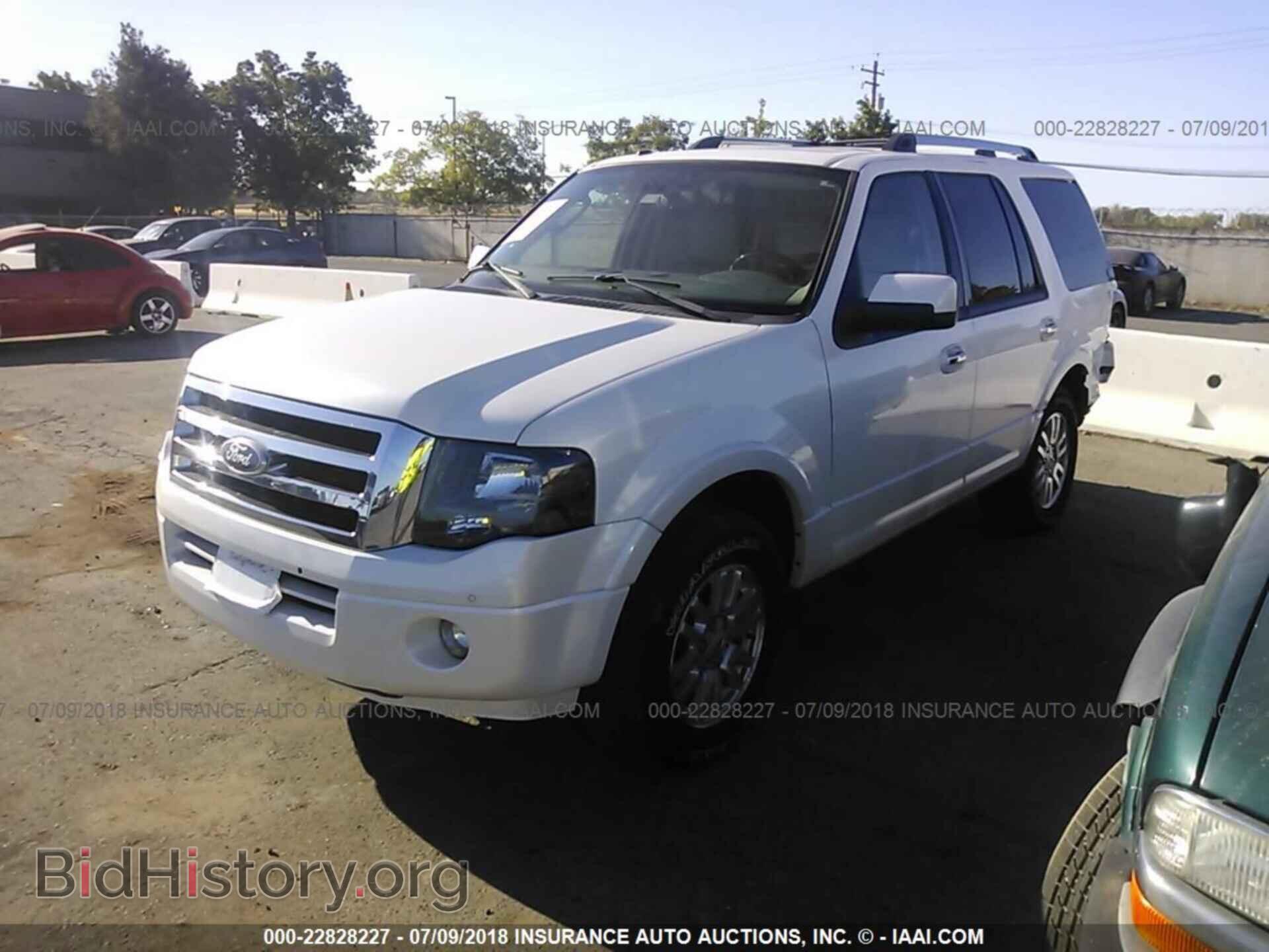 2014 Ford Expedition - VIN: 1FMJU1K56EEF66080 - Фото 2