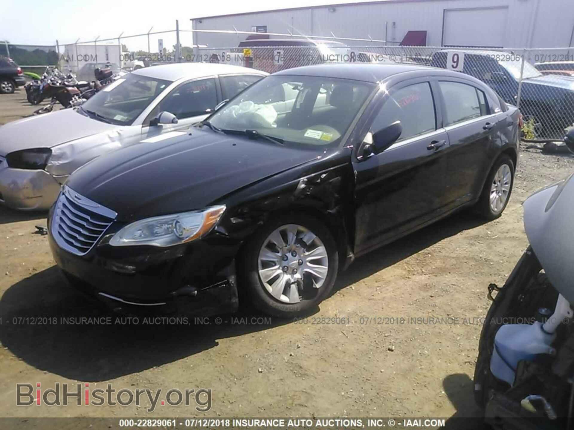 2012 Chrysler 200 - VIN: 1C3CCBAB2CN292505 - Фото 2