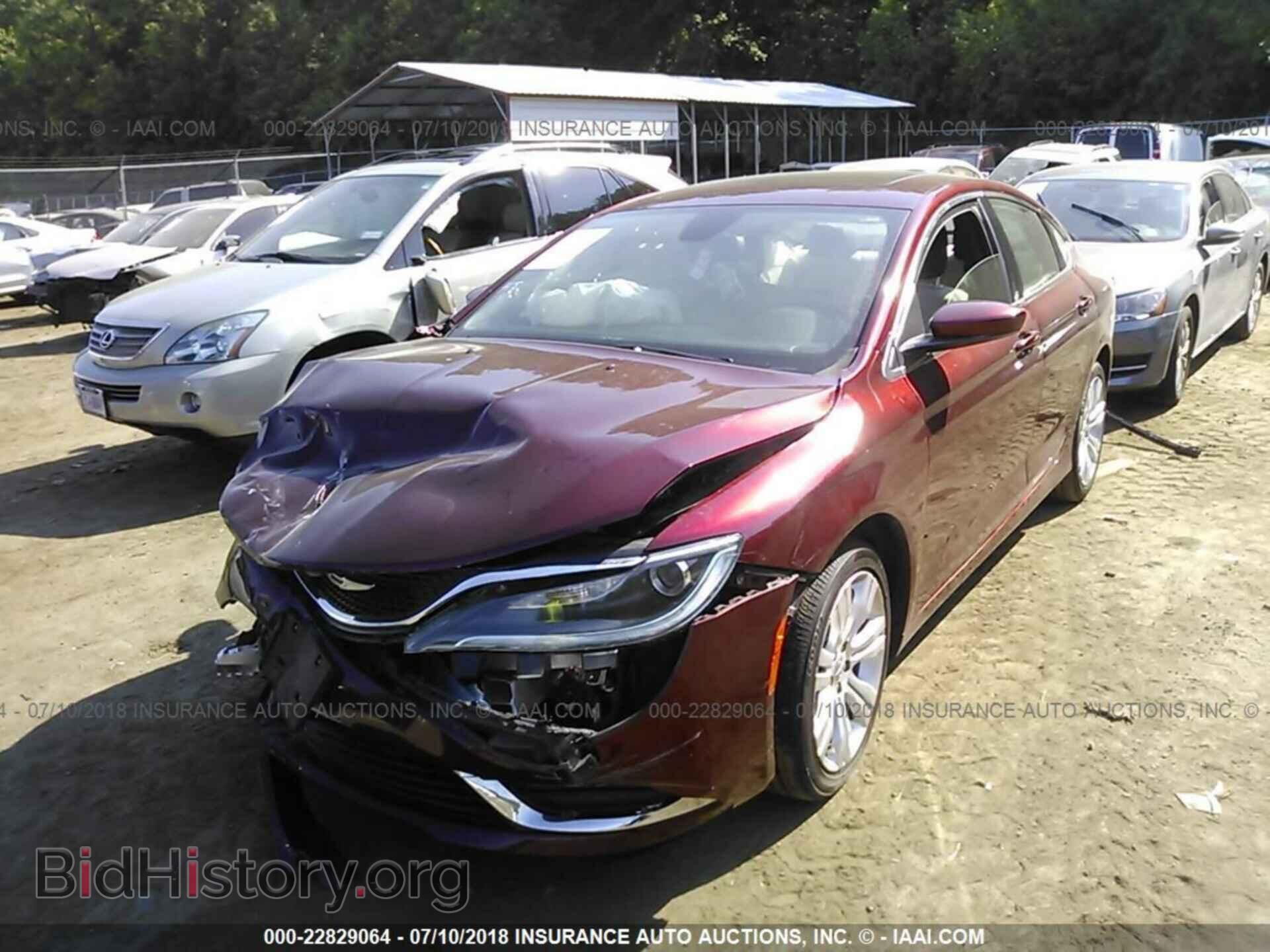 2015 Chrysler 200 - VIN: 1C3CCCAB0FN568111 - Photo 2