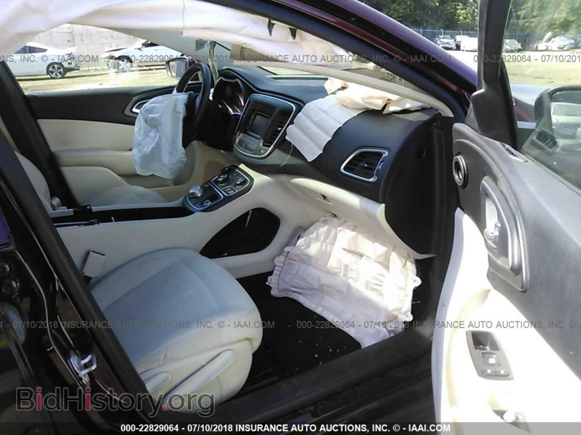 2015 Chrysler 200 - VIN: 1C3CCCAB0FN568111 - Photo 5