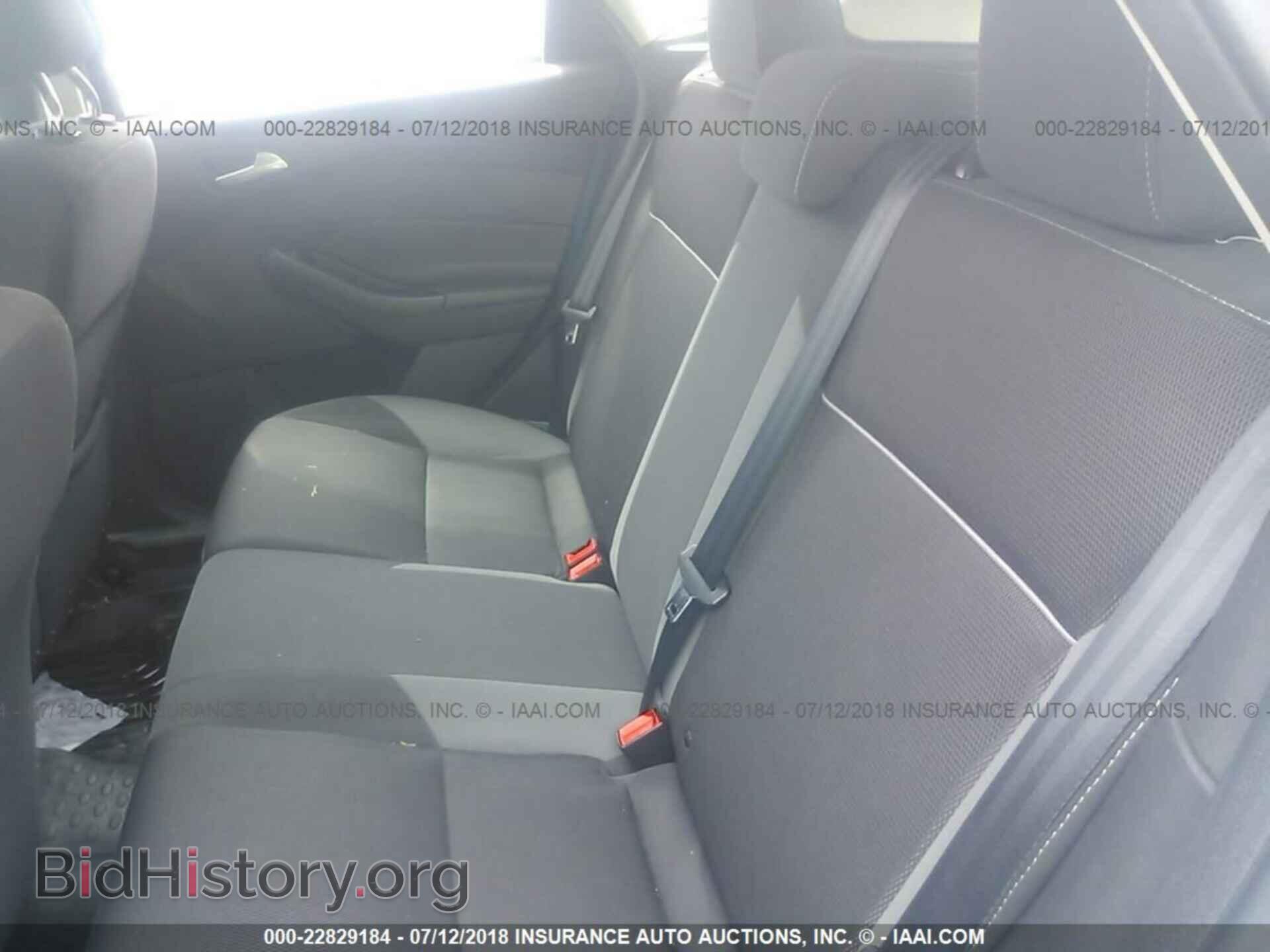 2012 Ford Focus - VIN: 1FAHP3K21CL188244 - Photo 8