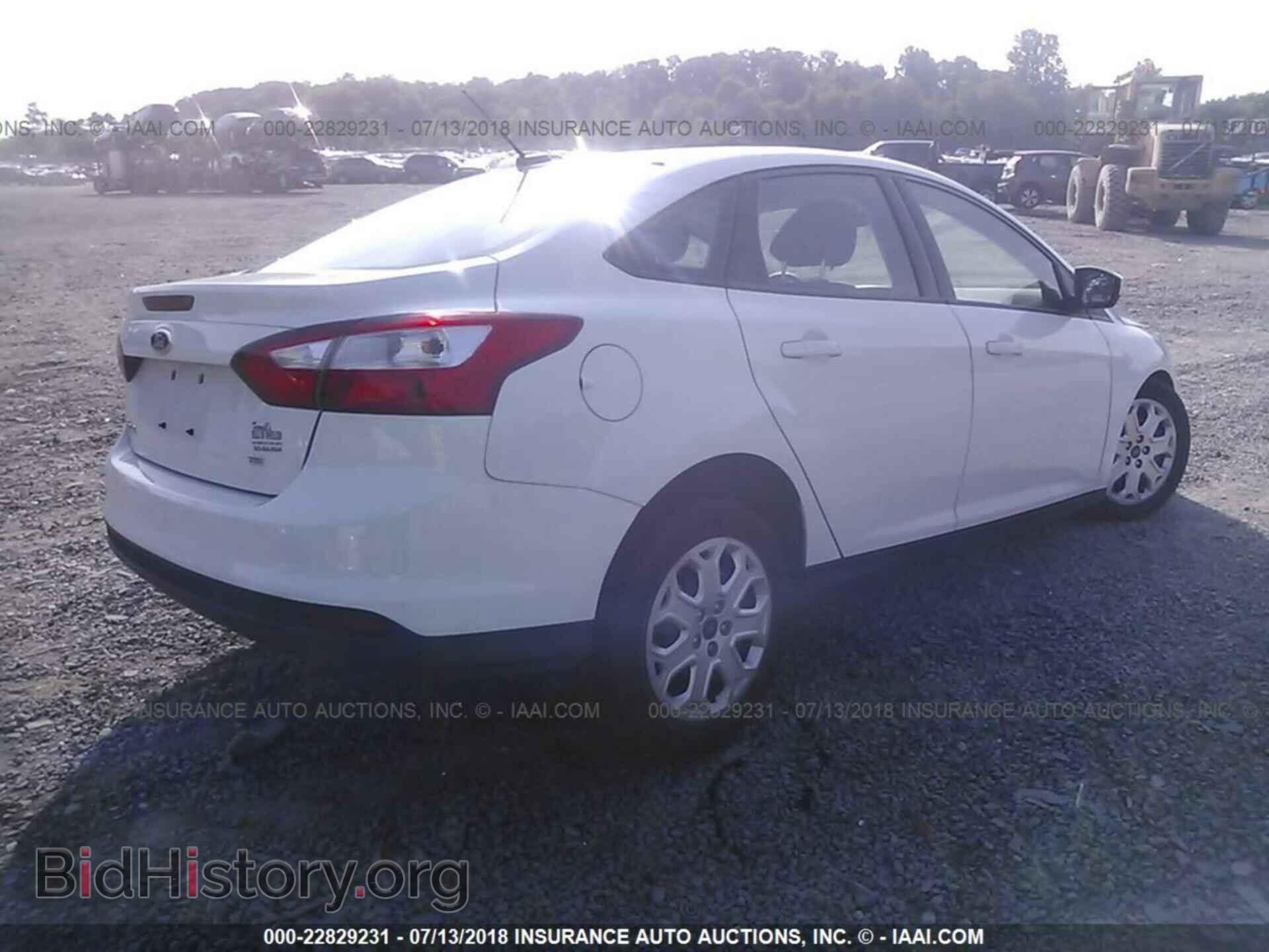 2012 Ford Focus - VIN: 1FAHP3F27CL417987 - Фото 4