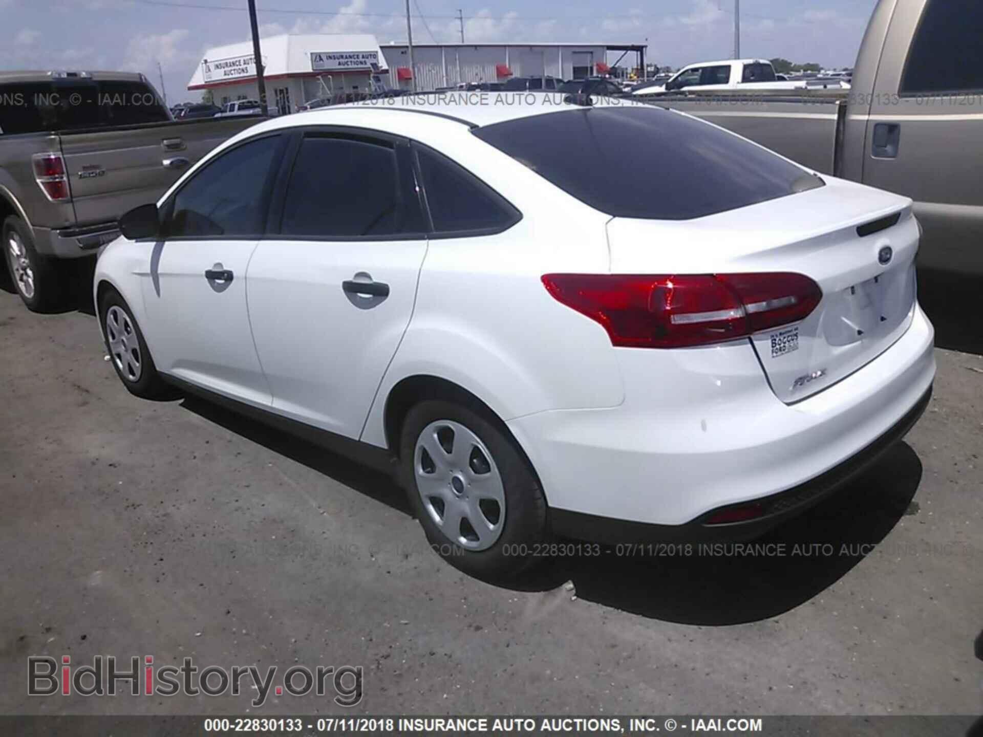 2017 Ford Focus - VIN: 1FADP3E23HL283888 - Фото 3