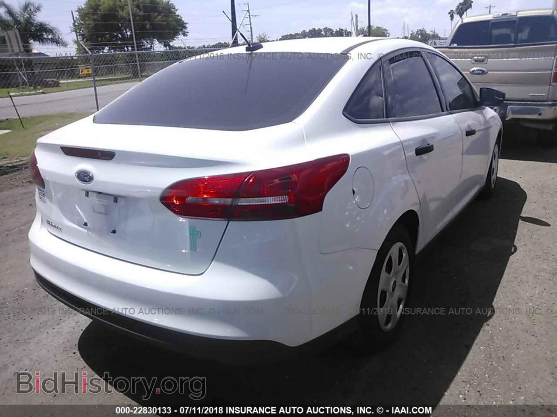 2017 Ford Focus - VIN: 1FADP3E23HL283888 - Фото 4