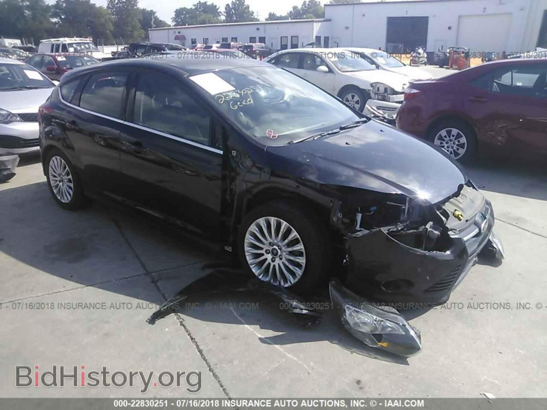 Photo 1FAHP3N25CL158109 - Ford Focus 2012
