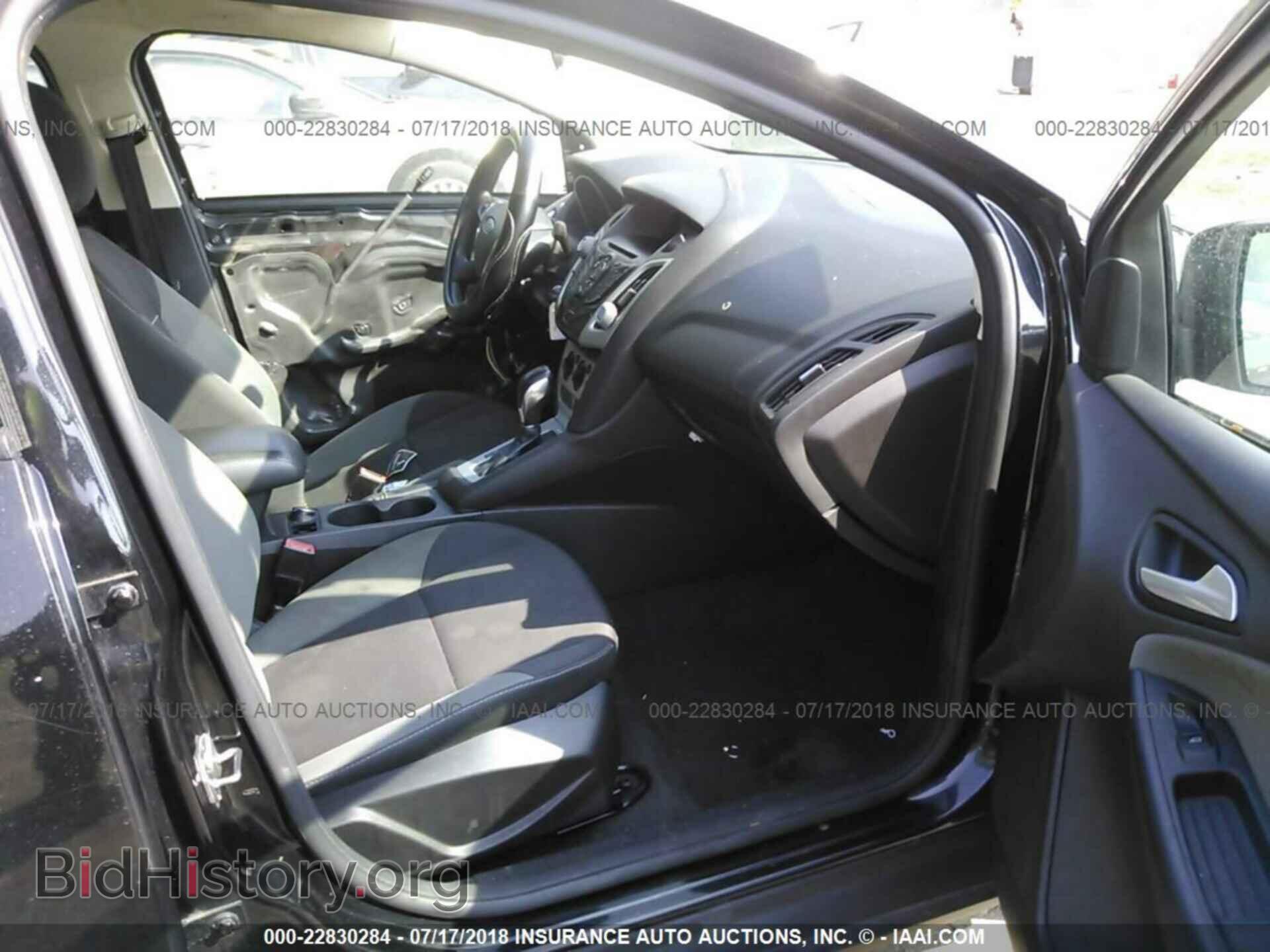 2013 Ford Focus - VIN: 1FADP3F2XDL286084 - Photo 5