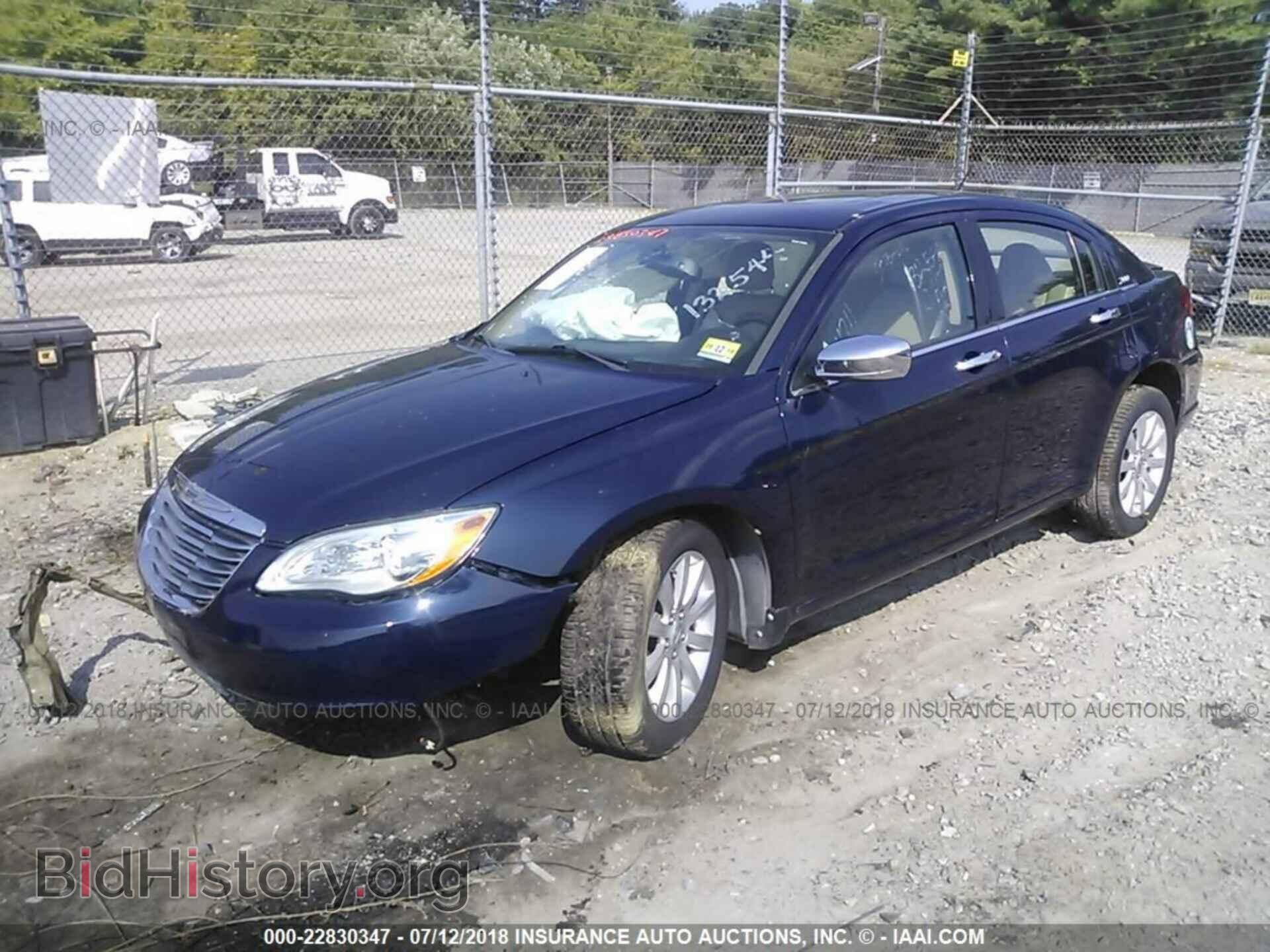 2013 Chrysler 200 - VIN: 1C3CCBCGXDN674288 - Фото 2