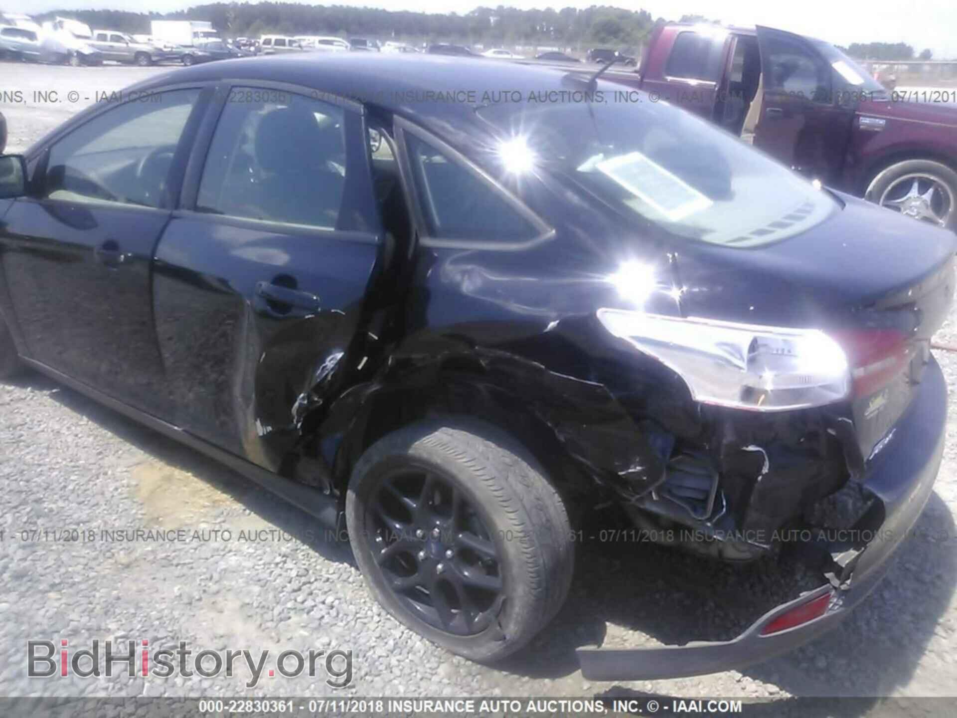 2016 Ford Focus - VIN: 1FADP3FE5GL266064 - Photo 6