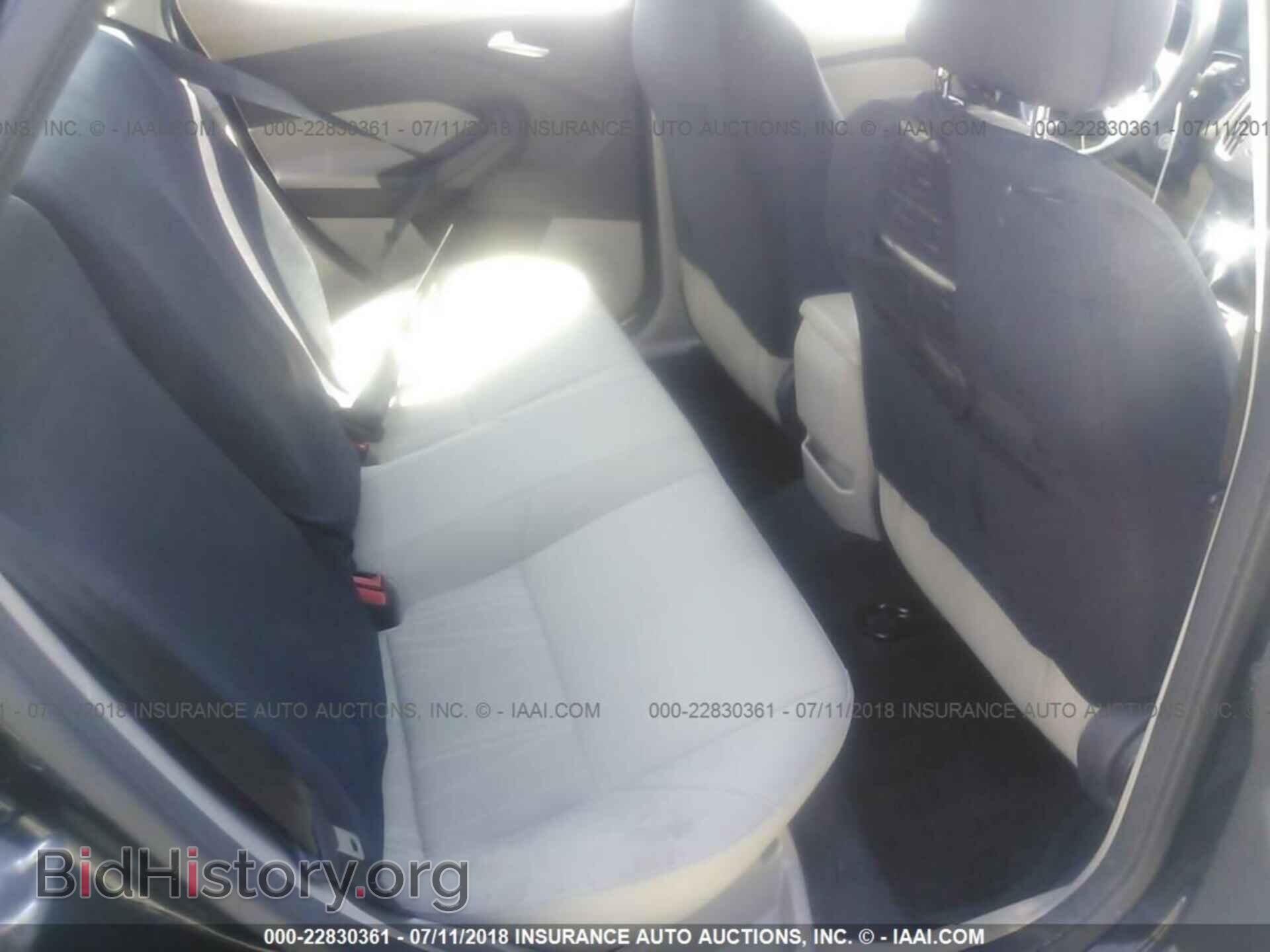 2016 Ford Focus - VIN: 1FADP3FE5GL266064 - Photo 8