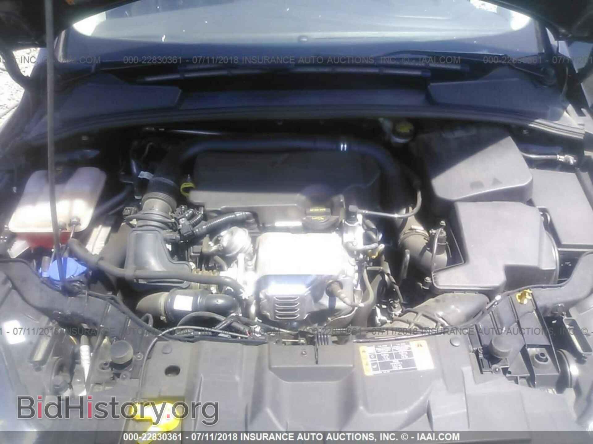 2016 Ford Focus - VIN: 1FADP3FE5GL266064 - Photo 10