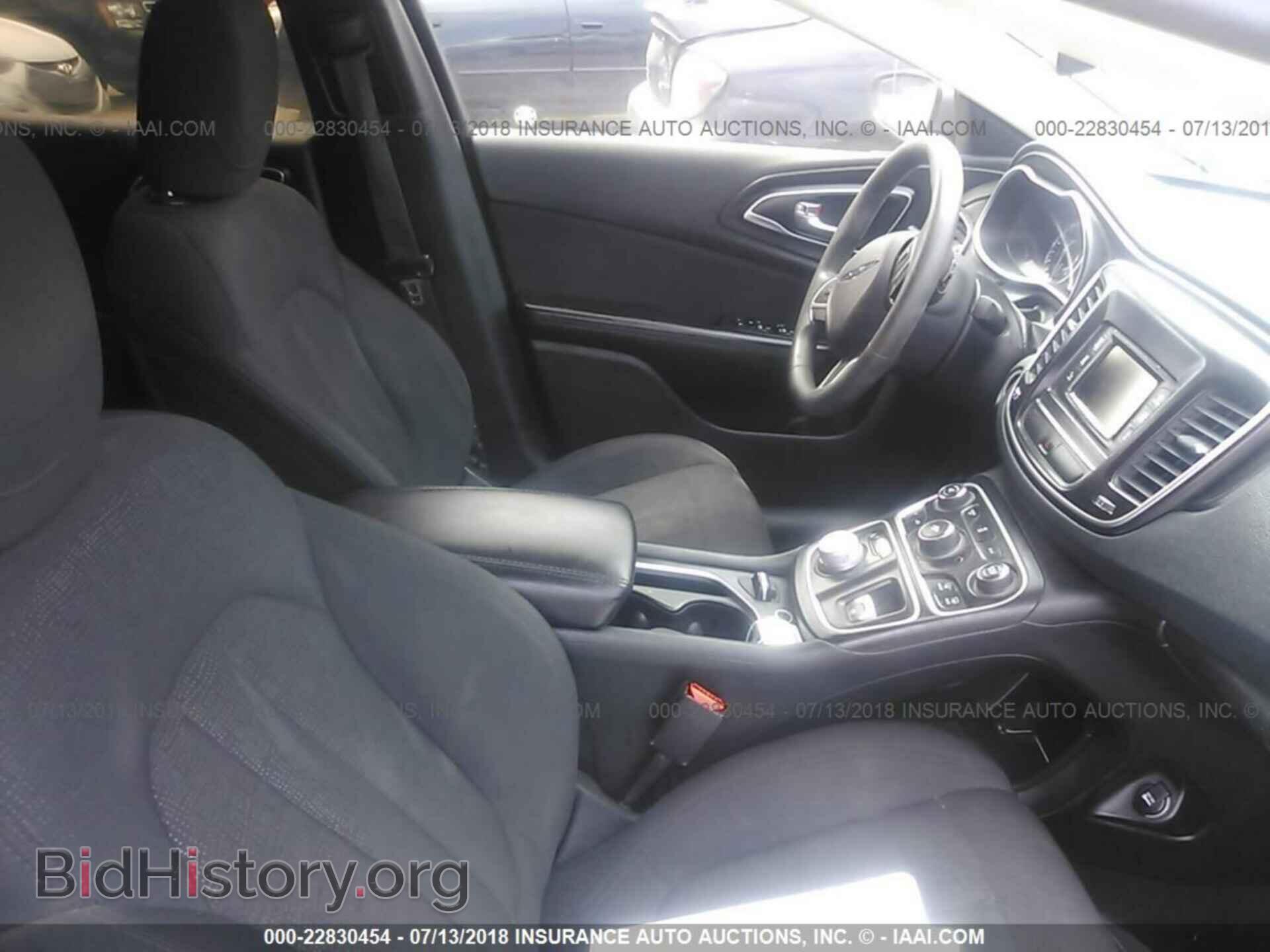 2015 Chrysler 200 - VIN: 1C3CCCAB9FN621338 - Photo 5