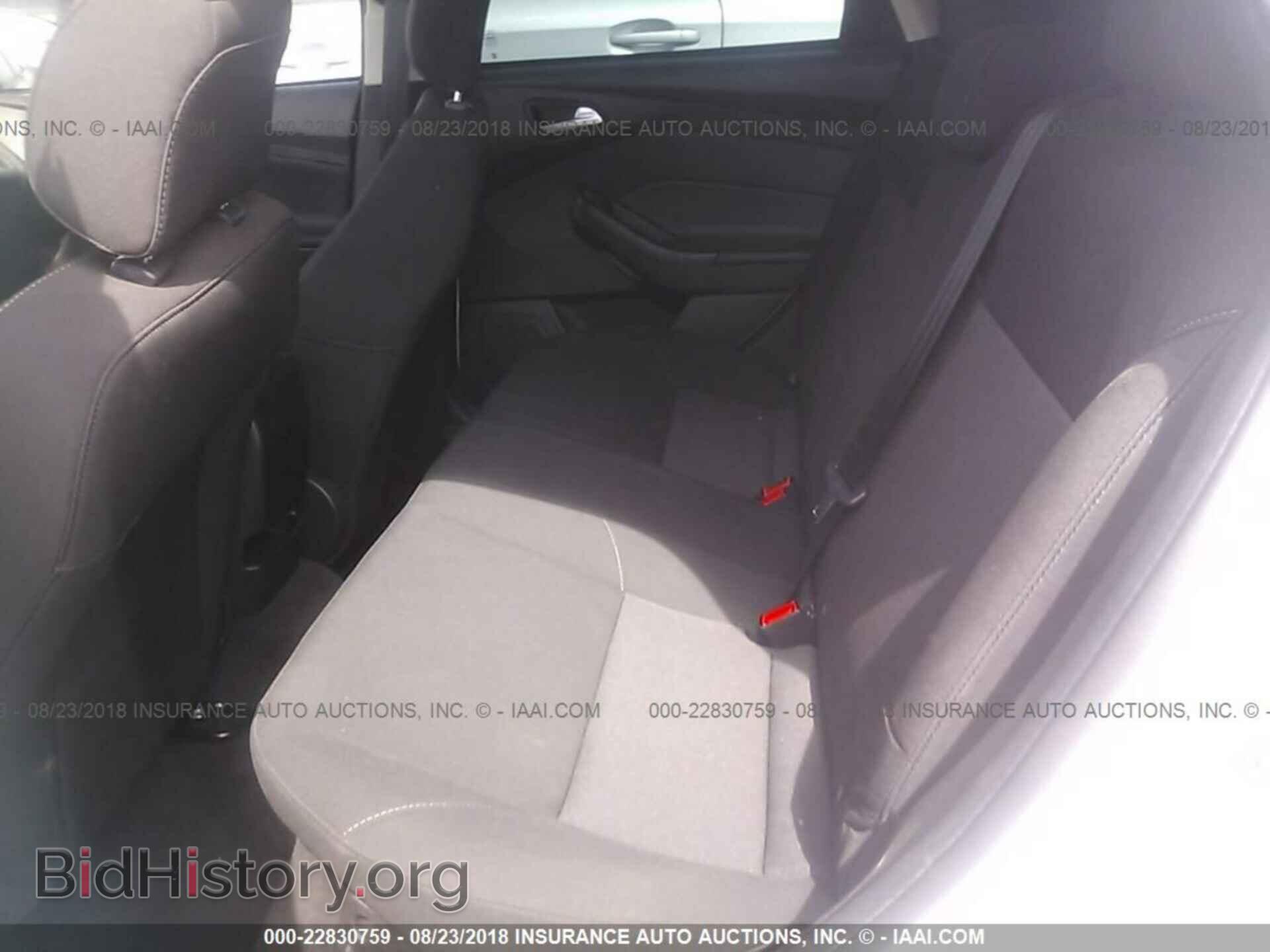 2018 Ford Focus - VIN: 1FADP3F25JL211451 - Photo 8