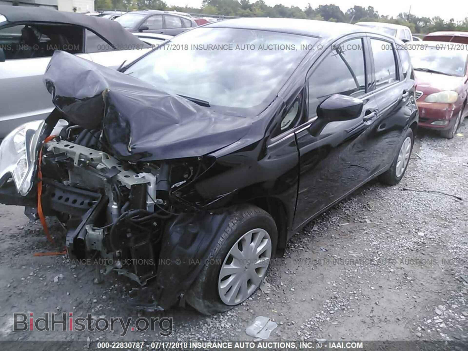 2016 Nissan Versa note - VIN: 3N1CE2CP3GL379112 - Фото 2