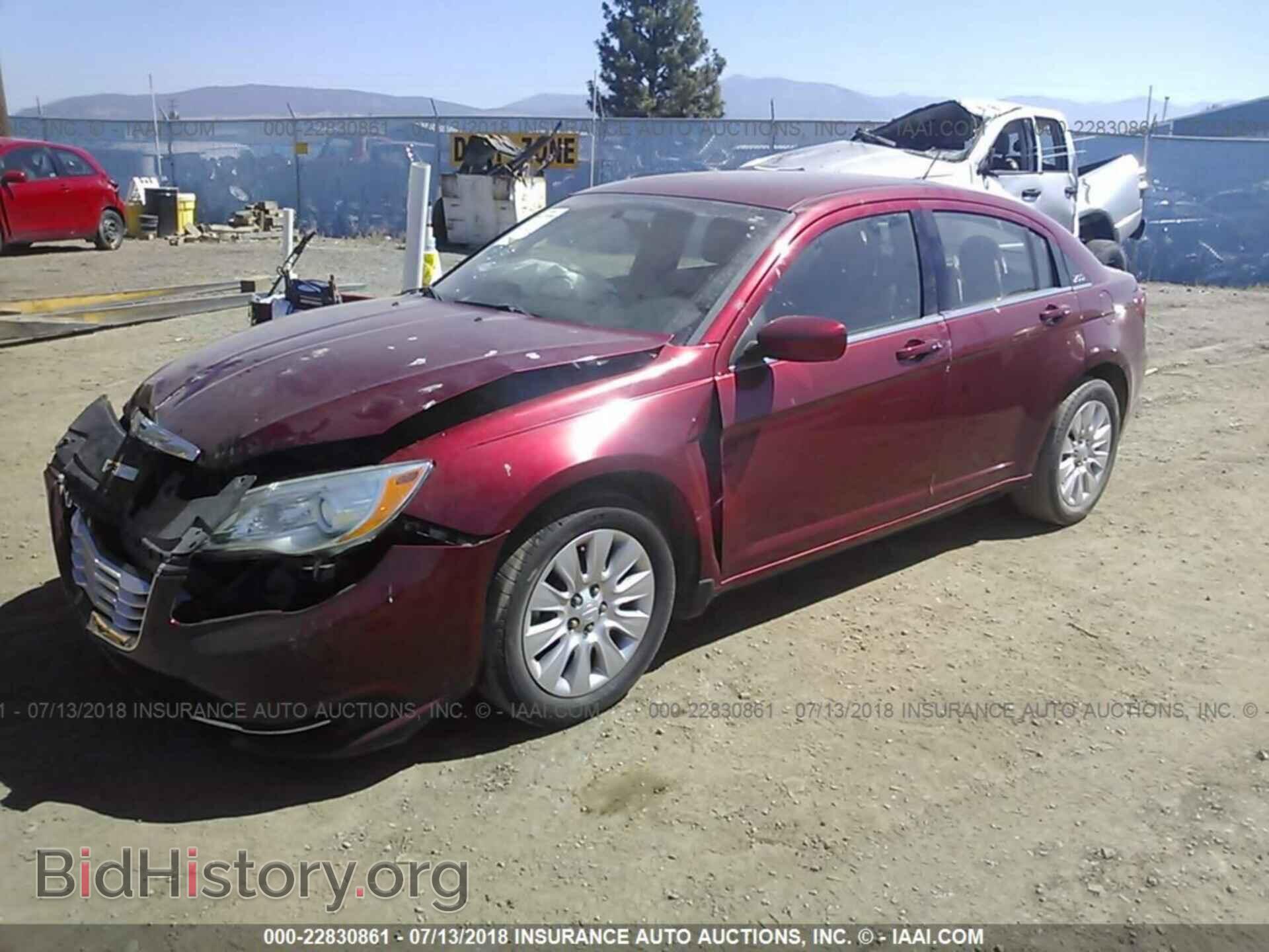 2014 Chrysler 200 - VIN: 1C3CCBAB6EN211394 - Фото 2