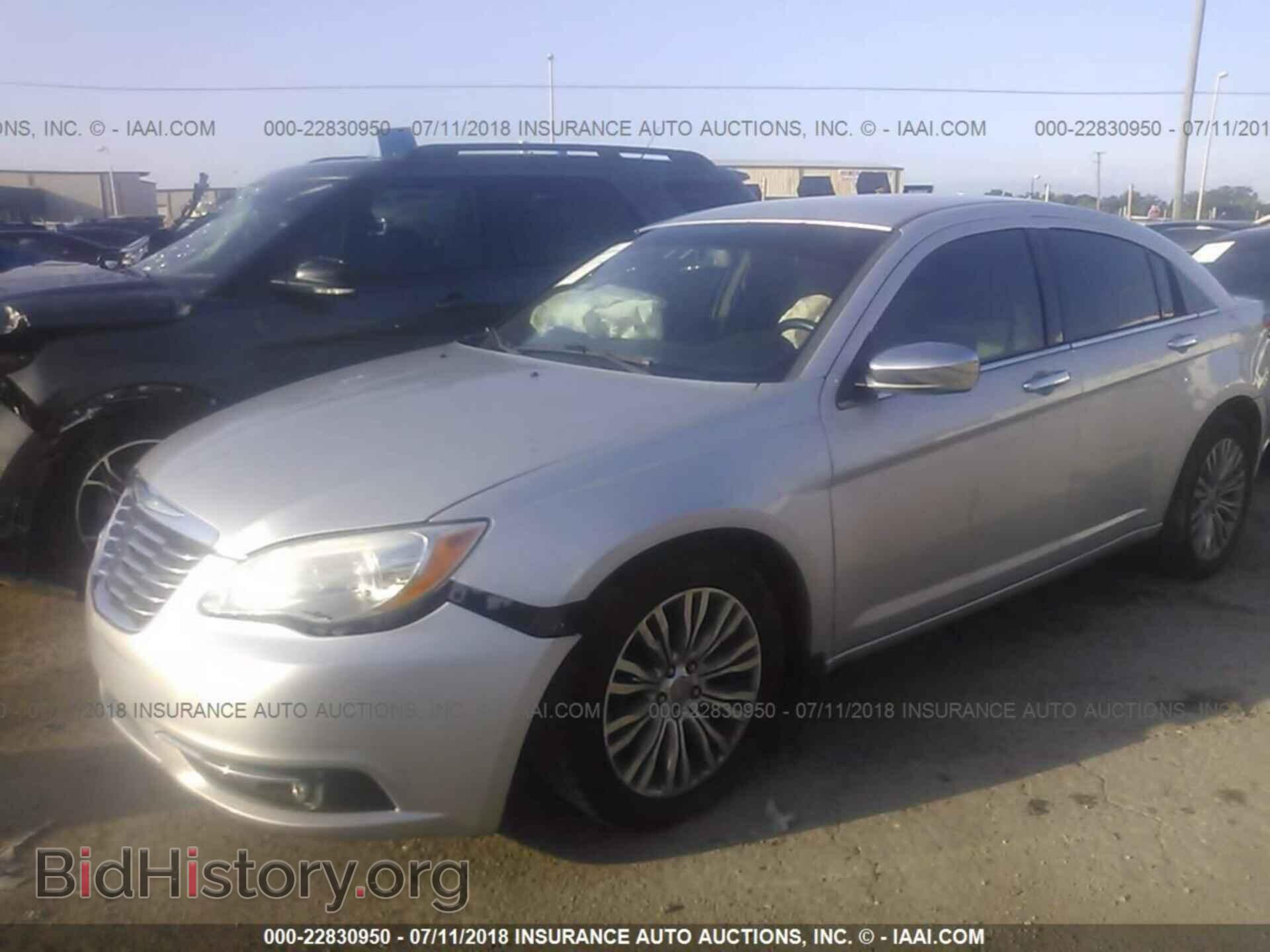 2012 Chrysler 200 - VIN: 1C3CCBCG9CN304304 - Фото 2