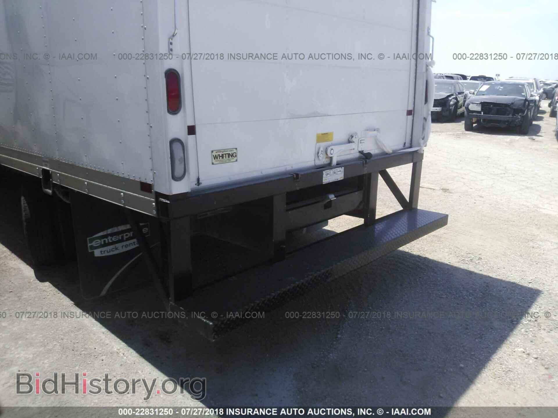 2017 Ford Econoline - VIN: 1FDWE3FS3HDC32288 - Фото 8
